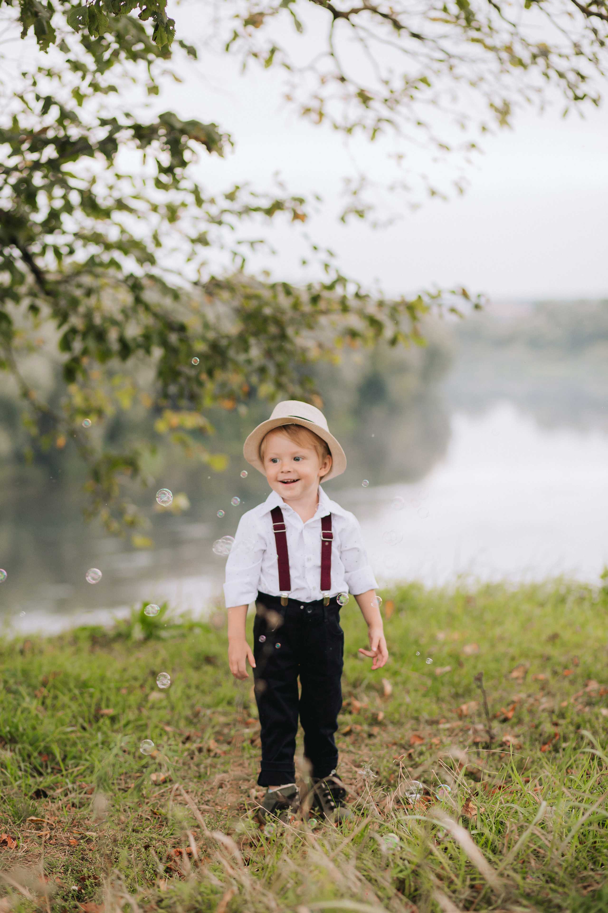 Прогулка на берегу реки. Профессиональная видео и фото съёмка в Калуге и области