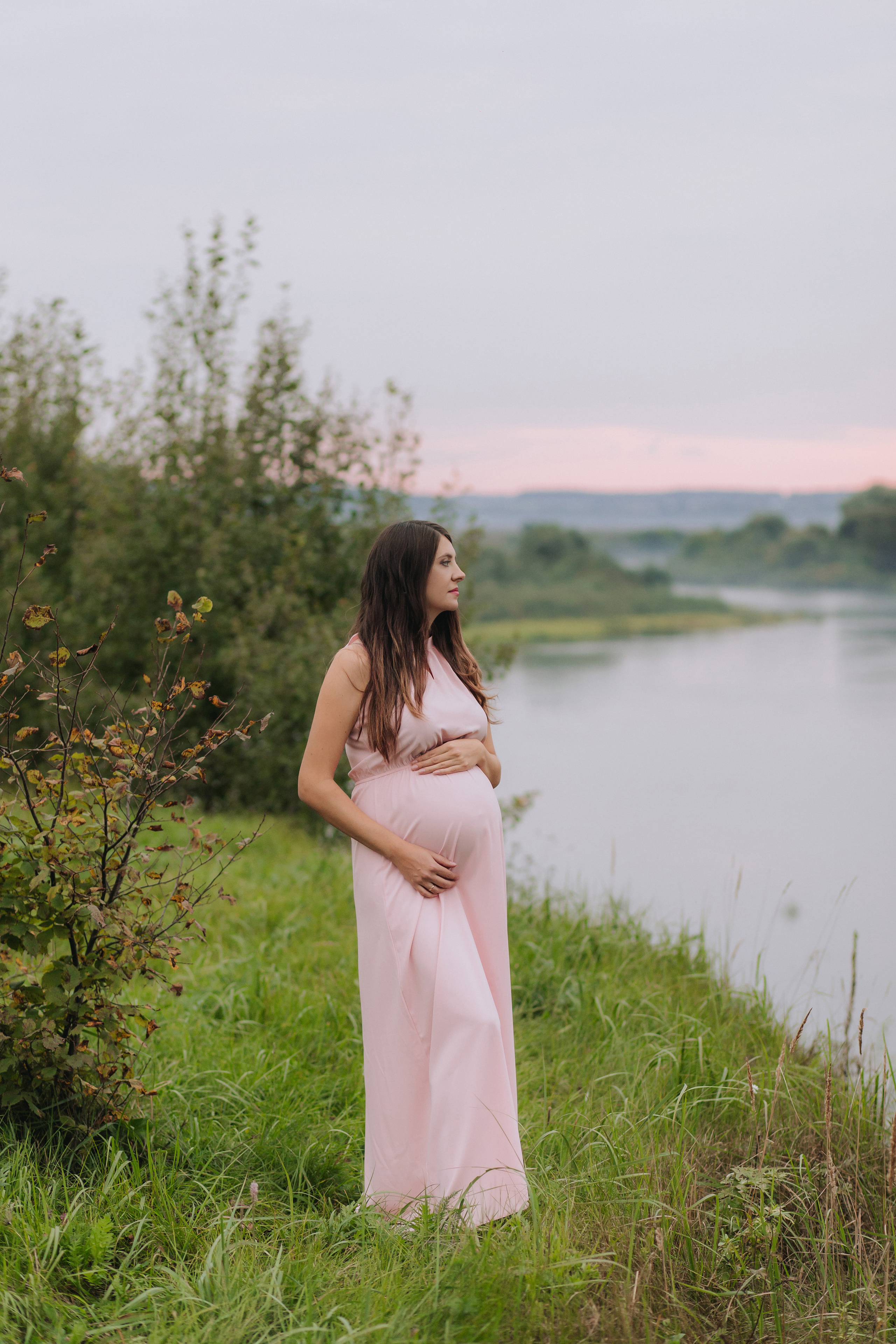 Прогулка на берегу реки. Профессиональная видео и фото съёмка в Калуге и области