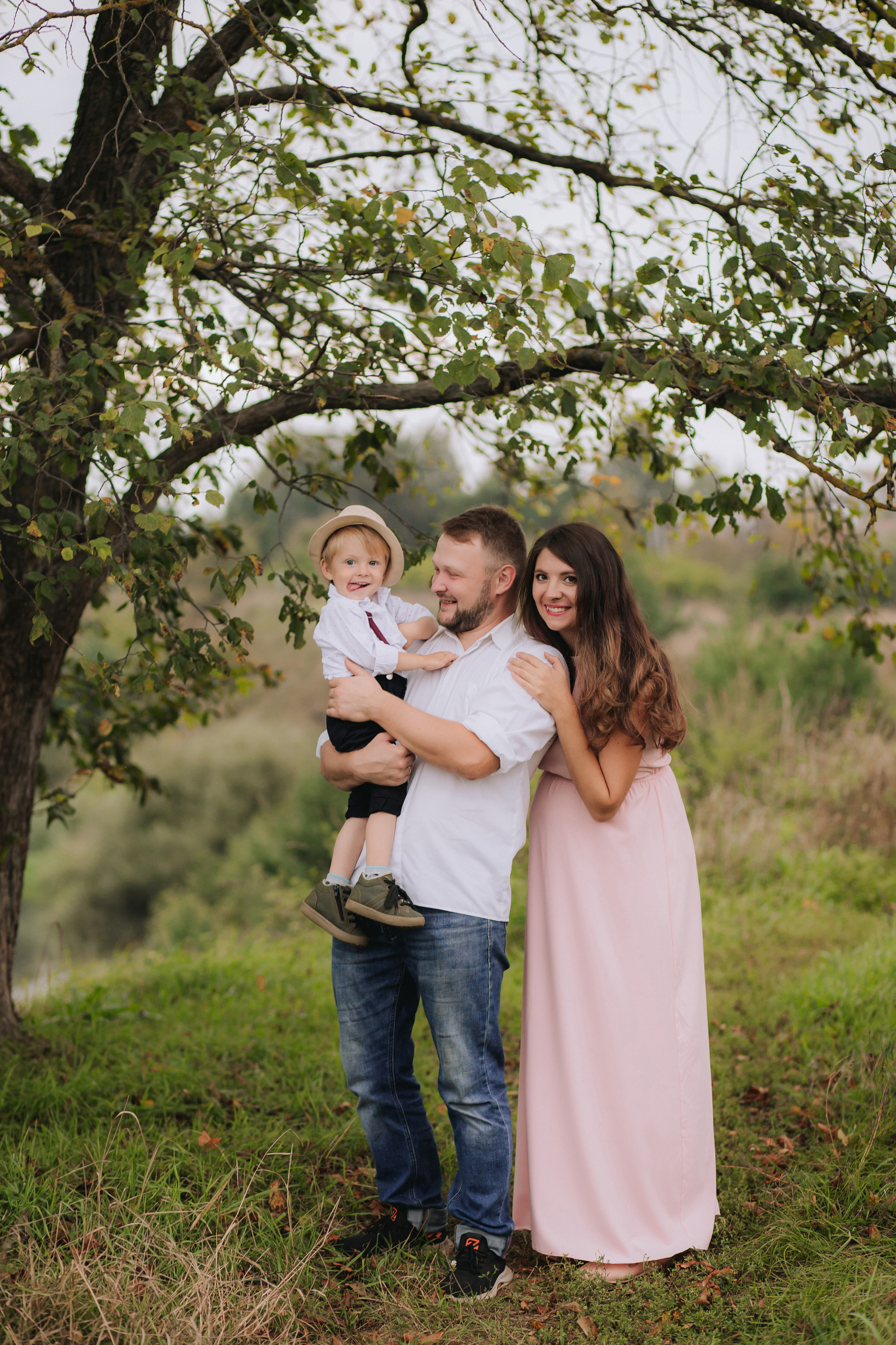 Прогулка на берегу реки. Профессиональная видео и фото съёмка в Калуге и области