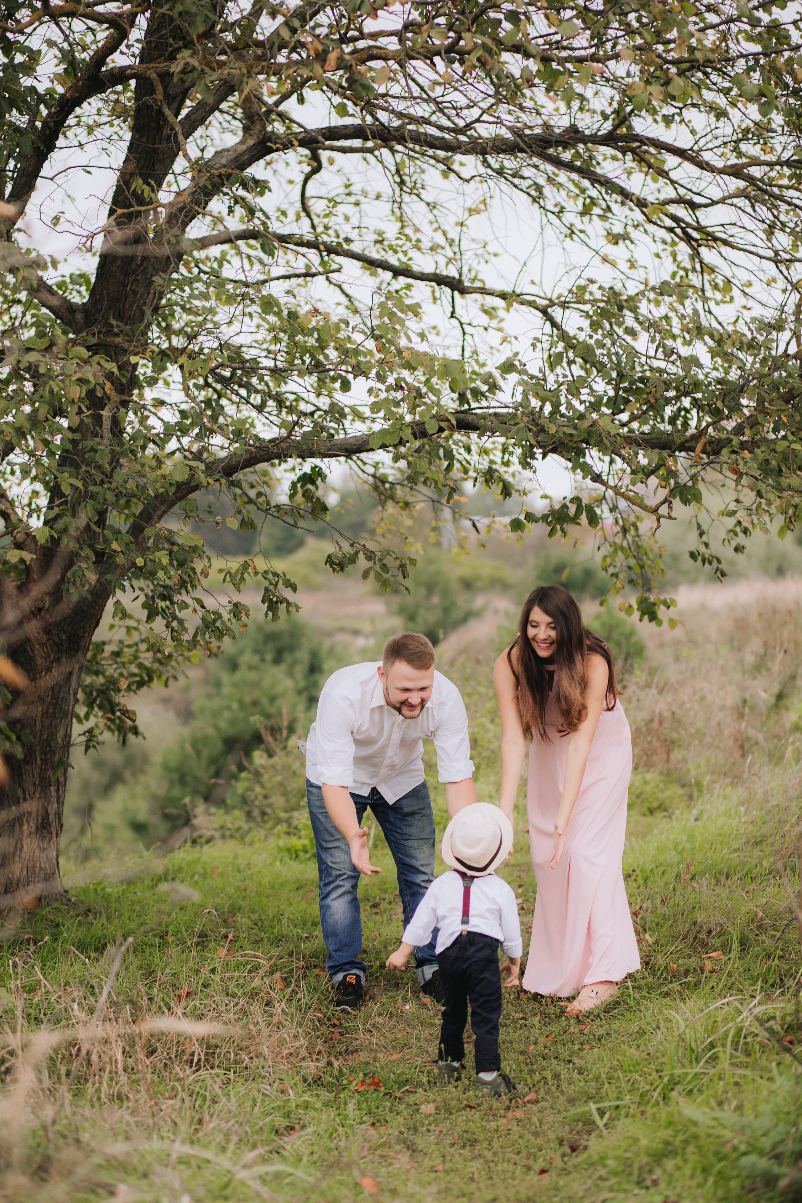 Прогулка на берегу реки. Профессиональная видео и фото съёмка в Калуге и области