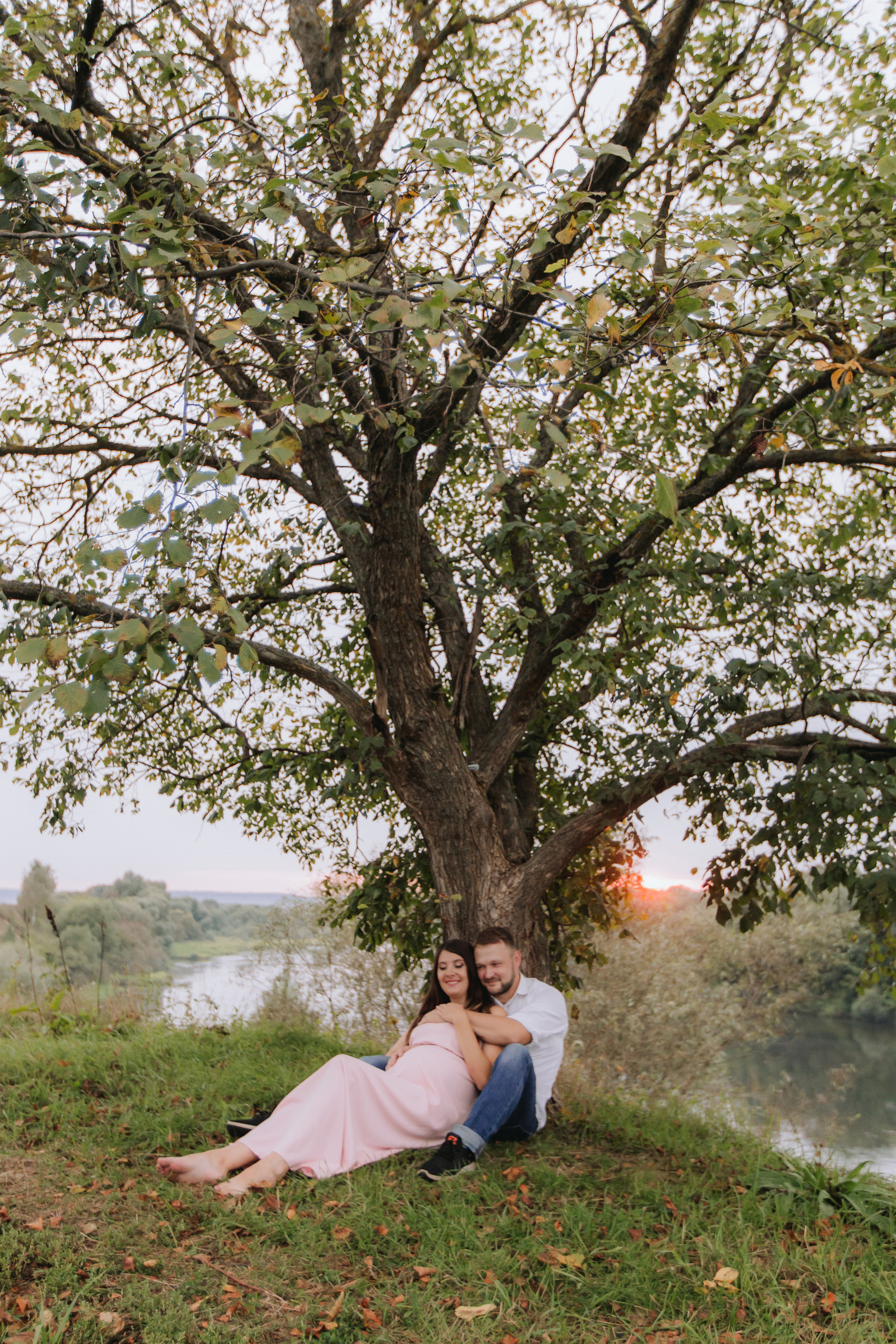 Прогулка на берегу реки. Профессиональная видео и фото съёмка в Калуге и области