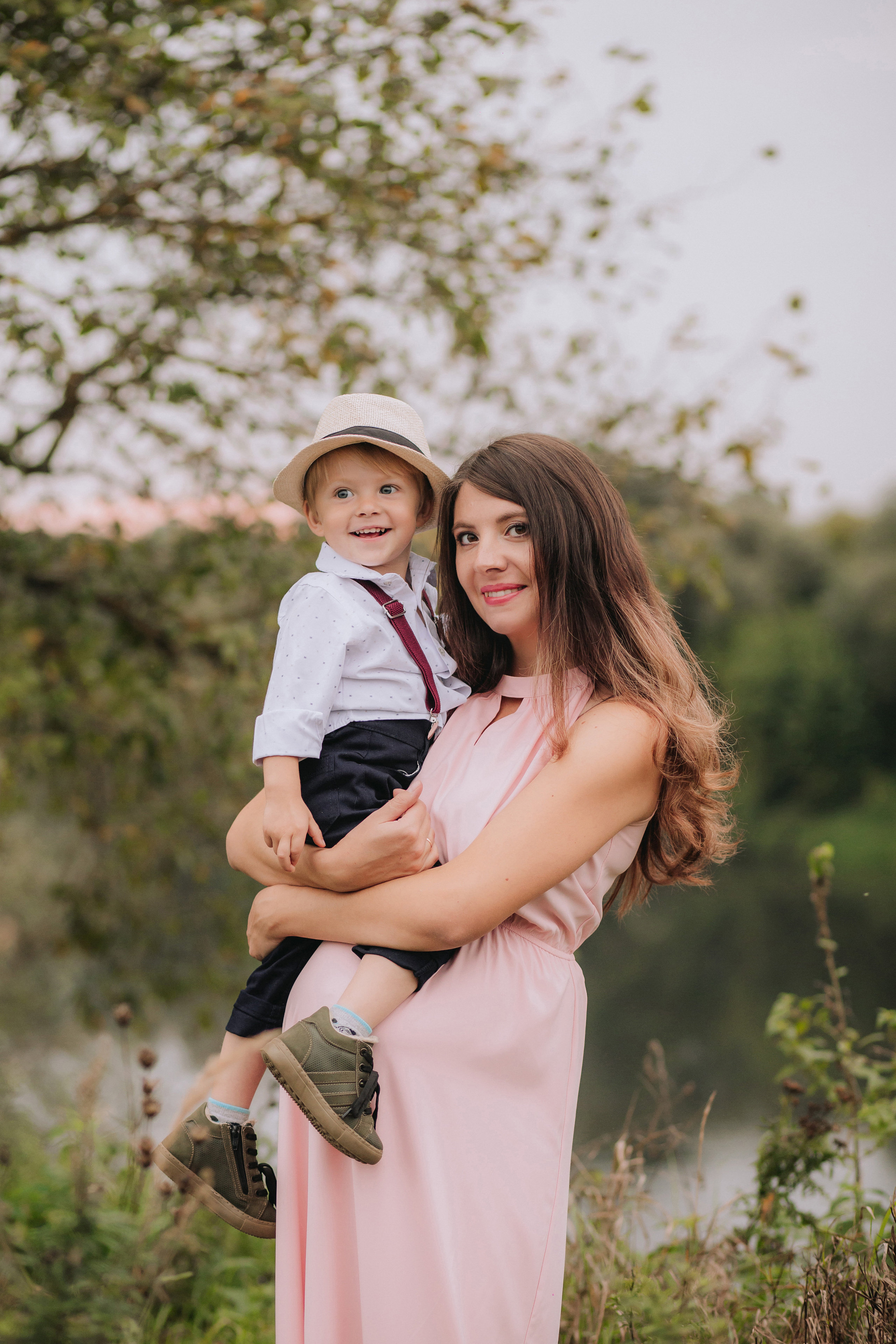 Прогулка на берегу реки. Профессиональная видео и фото съёмка в Калуге и области