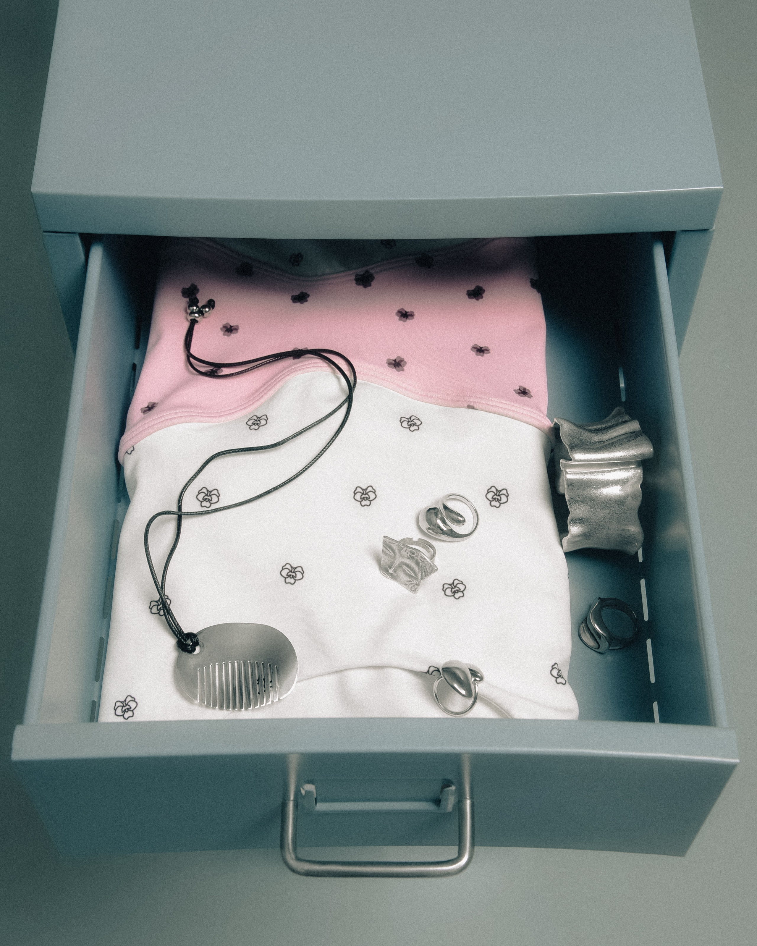 PERANYA — фотограф для брендов и людей. Москва