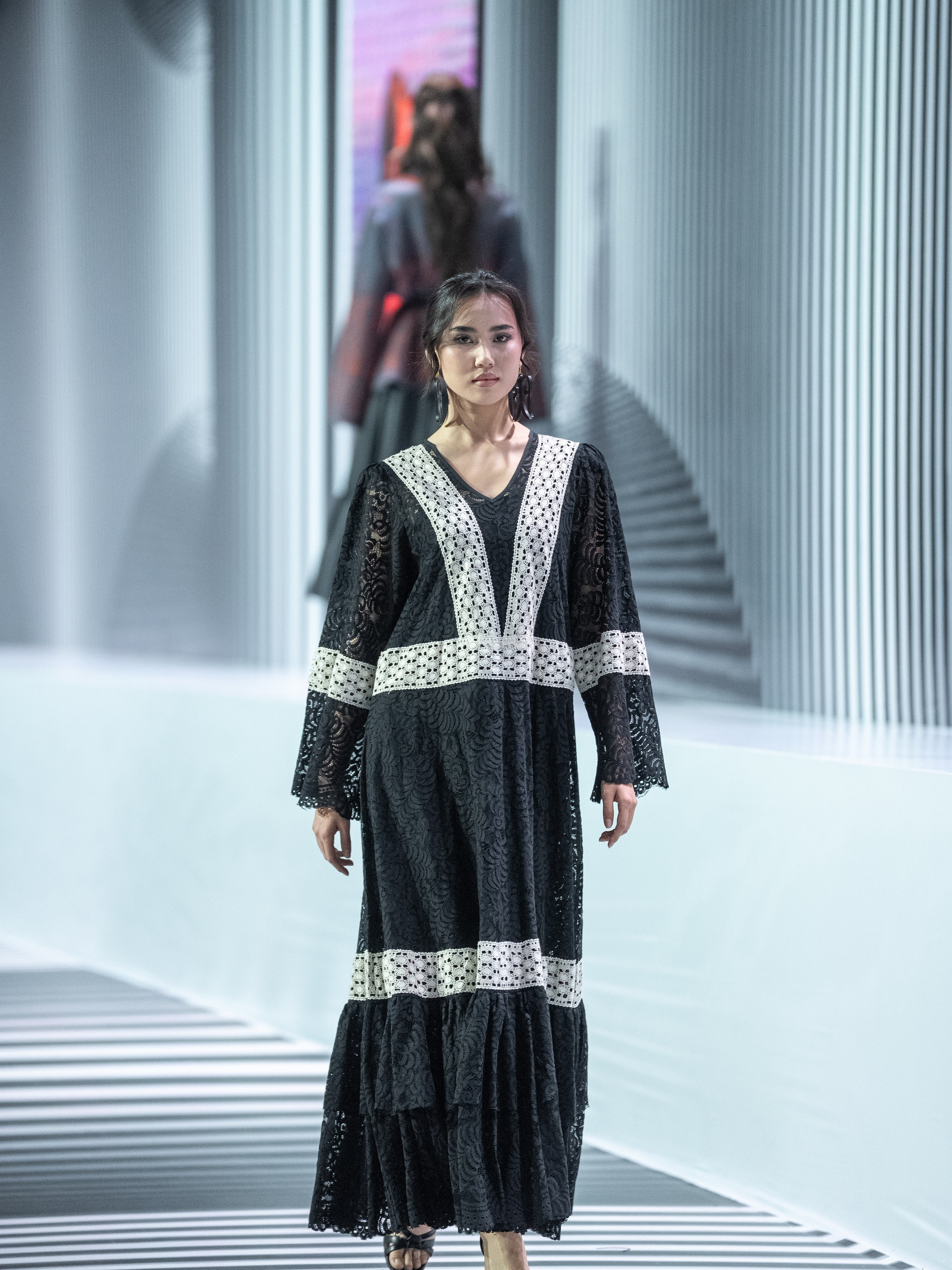 Brand AINASH QARA. Сайт Алматинского НЮ АРТ, будуар и фэшн фотографа Дениса Карпенко