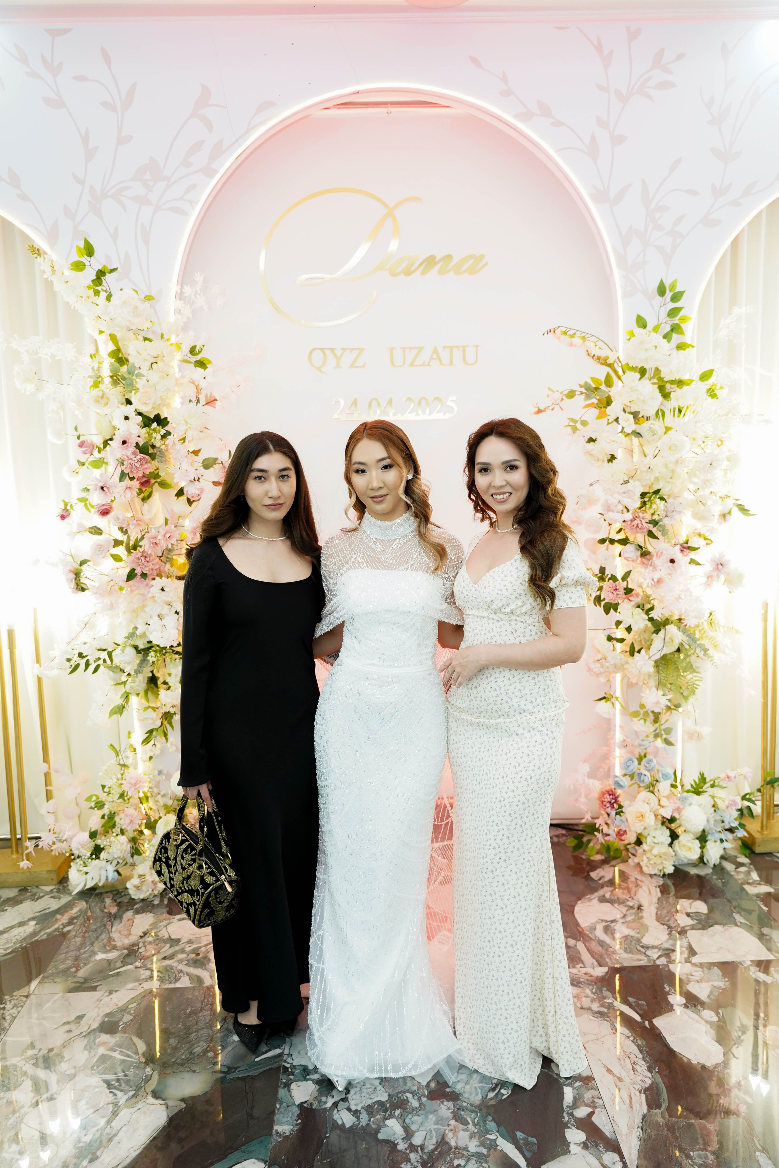 Dana uzatu. Фотограф Ернар Ержанов