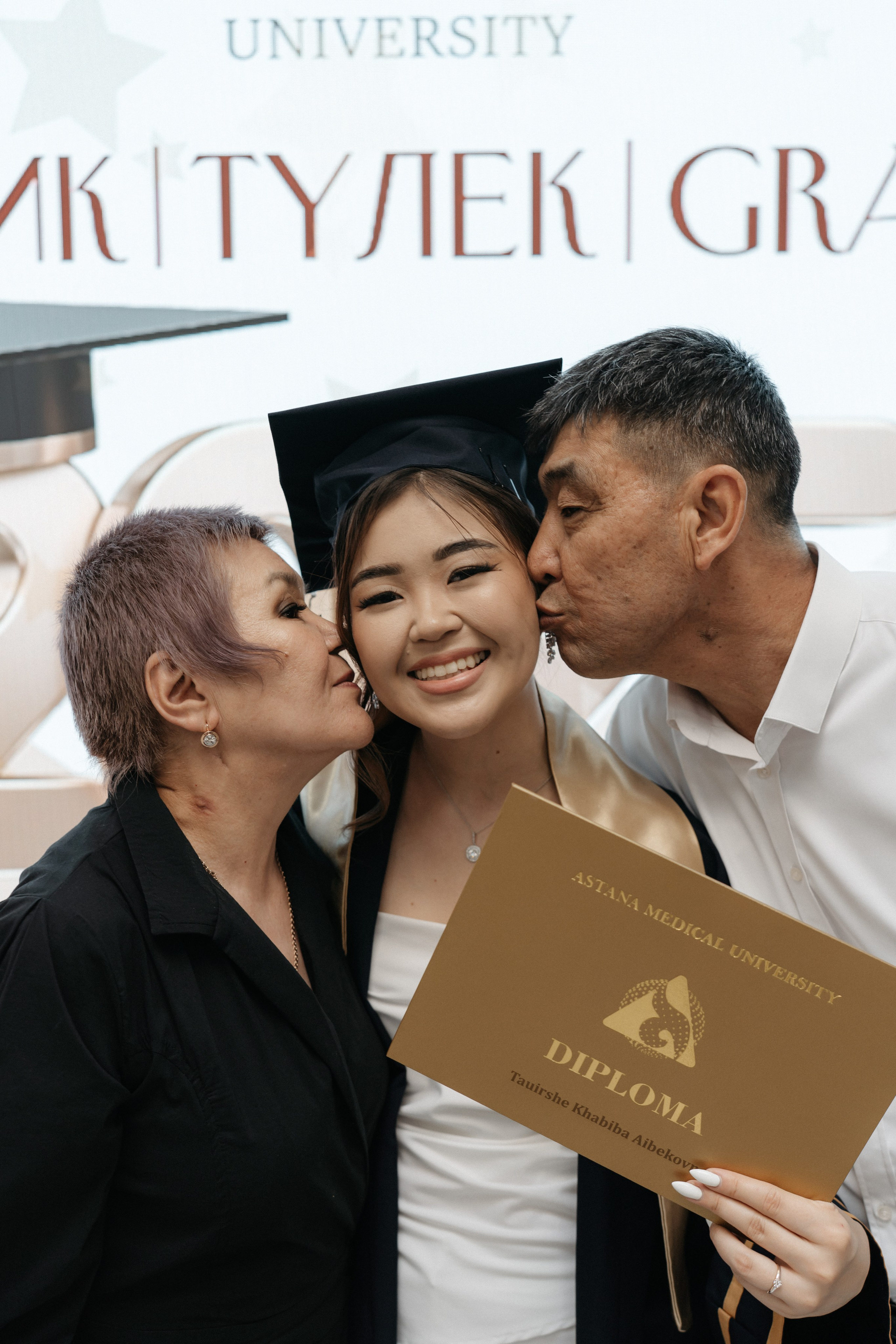 Выпускной (медицинский). Крис Богомазова