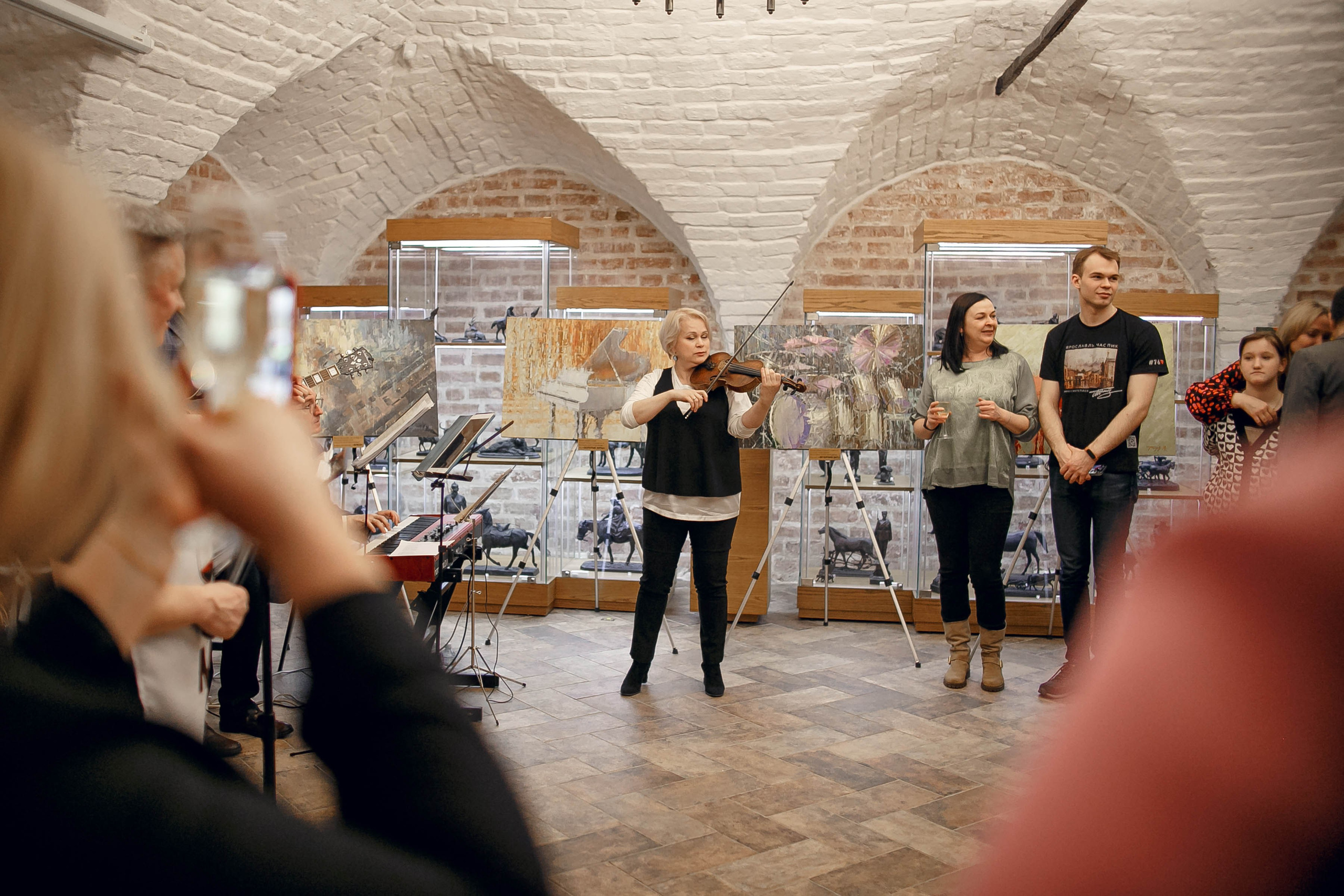 Выставка работ Максима Теплова. Ваш репортажный фотограф Артемий Антонов