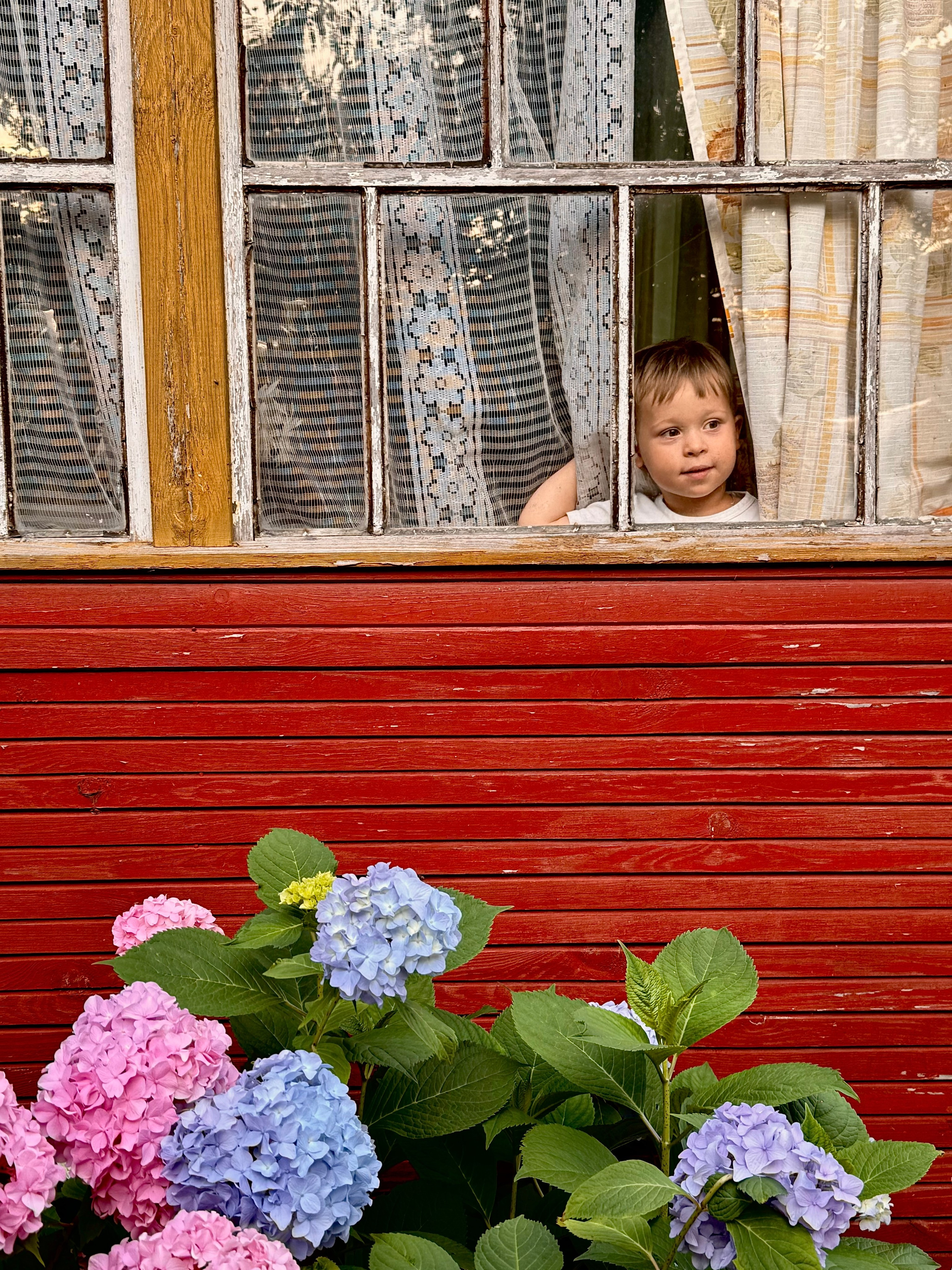 Фотосъемка на даче — это прекрасный способ сохранить в памяти самые теплые и счастливые моменты вашей жизни. Семейный и детский фотограф. Москва. Пронина Тома