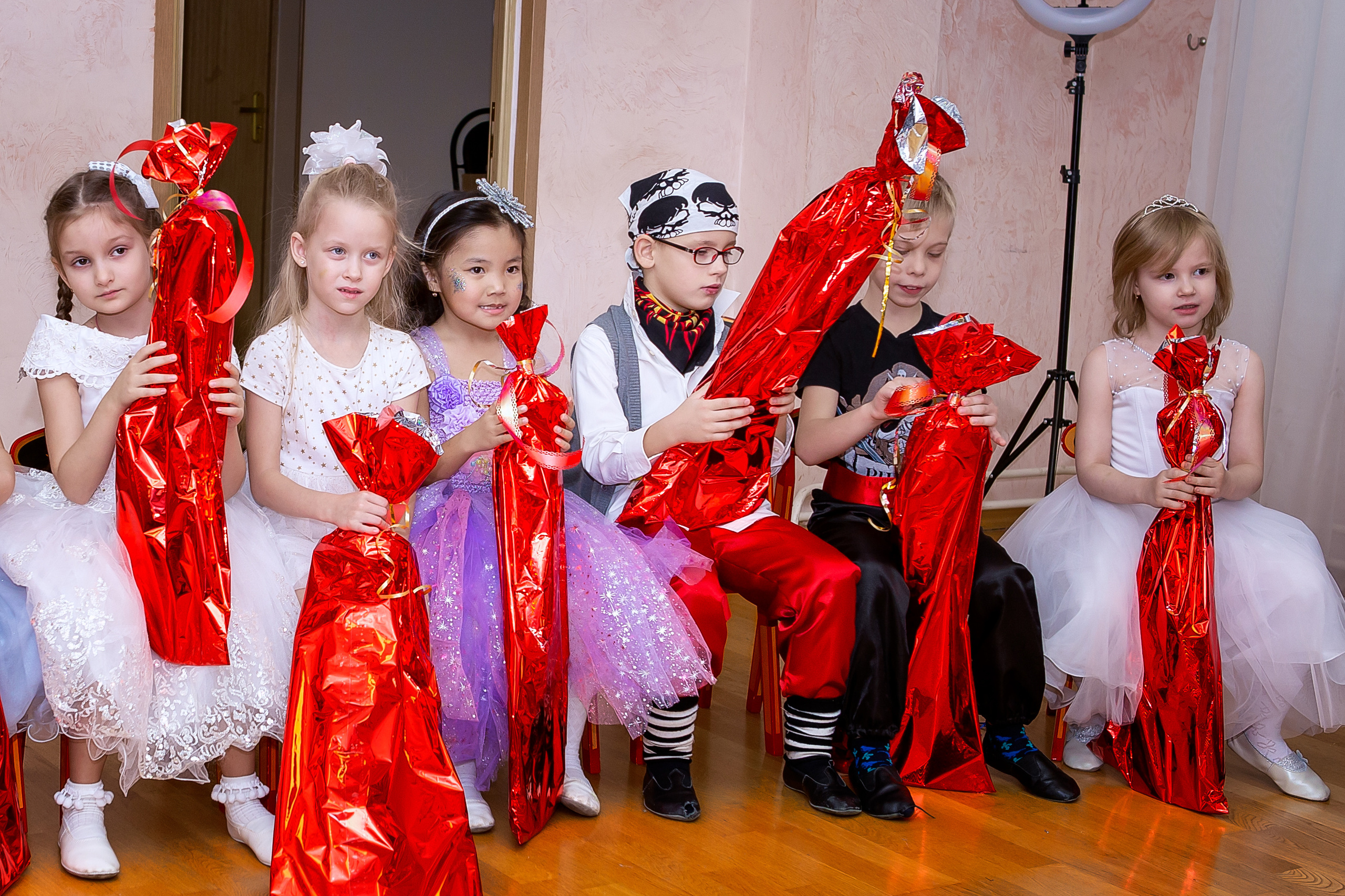 Новогодний утренник 2020. Выпускные альбомы для школ и детских садов