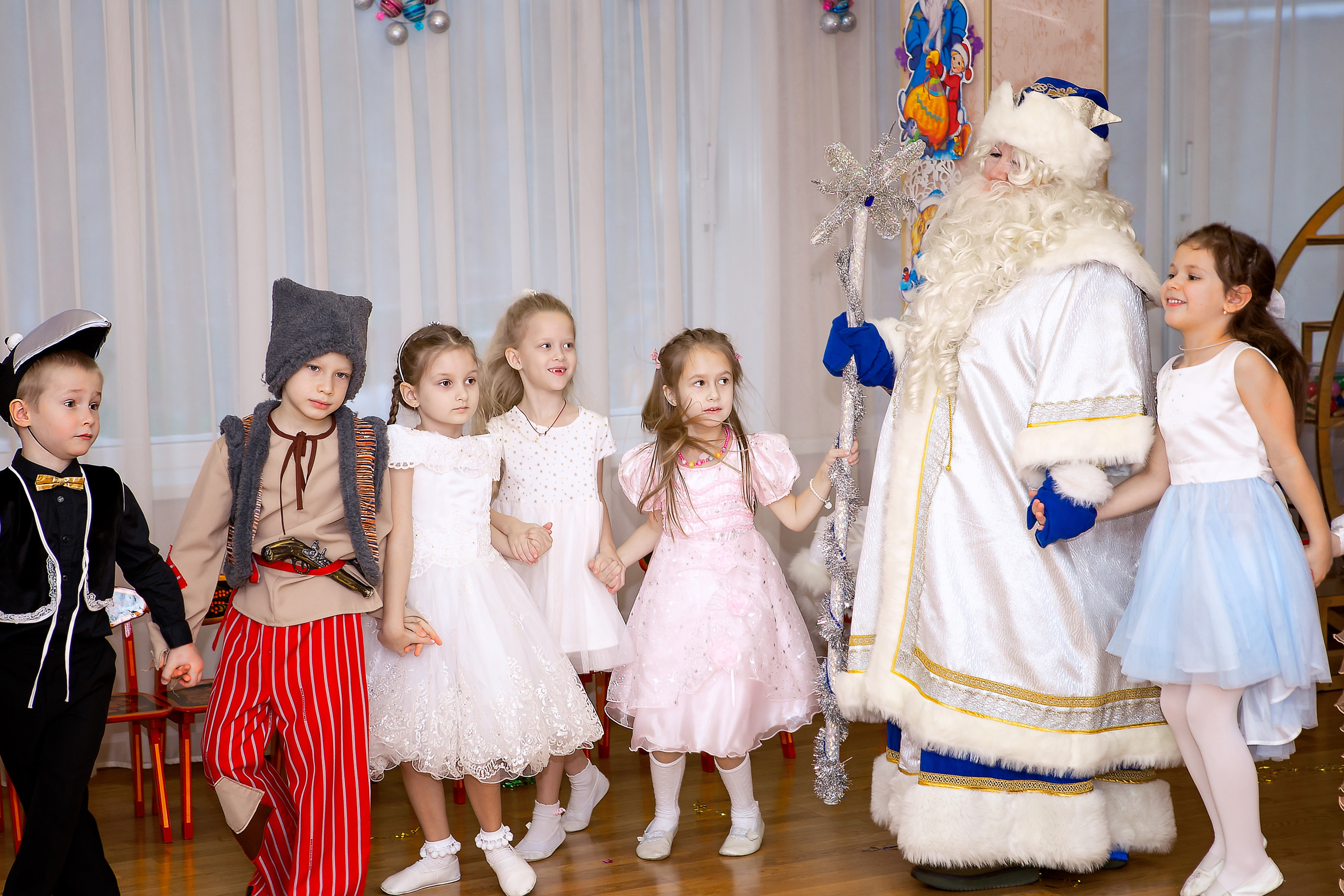 Новогодний утренник 2020. Выпускные альбомы для школ и детских садов