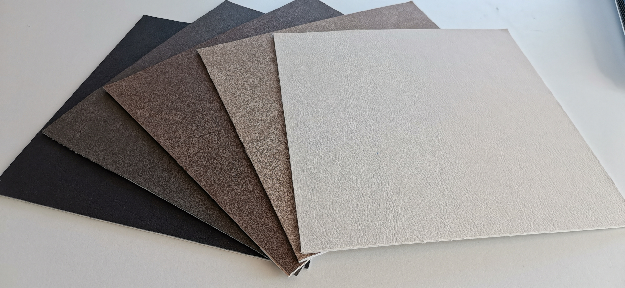 Цвета Kansas. Выпускные альбомы для школ и детских садов