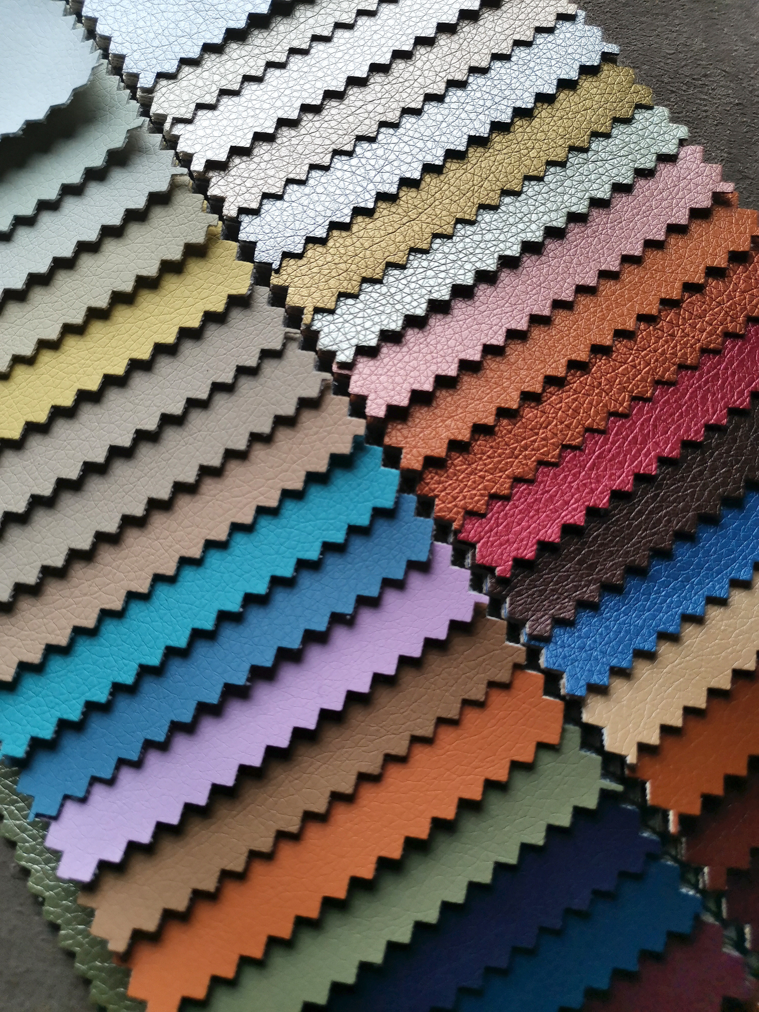 Цвета Santorini. Выпускные альбомы для школ и детских садов