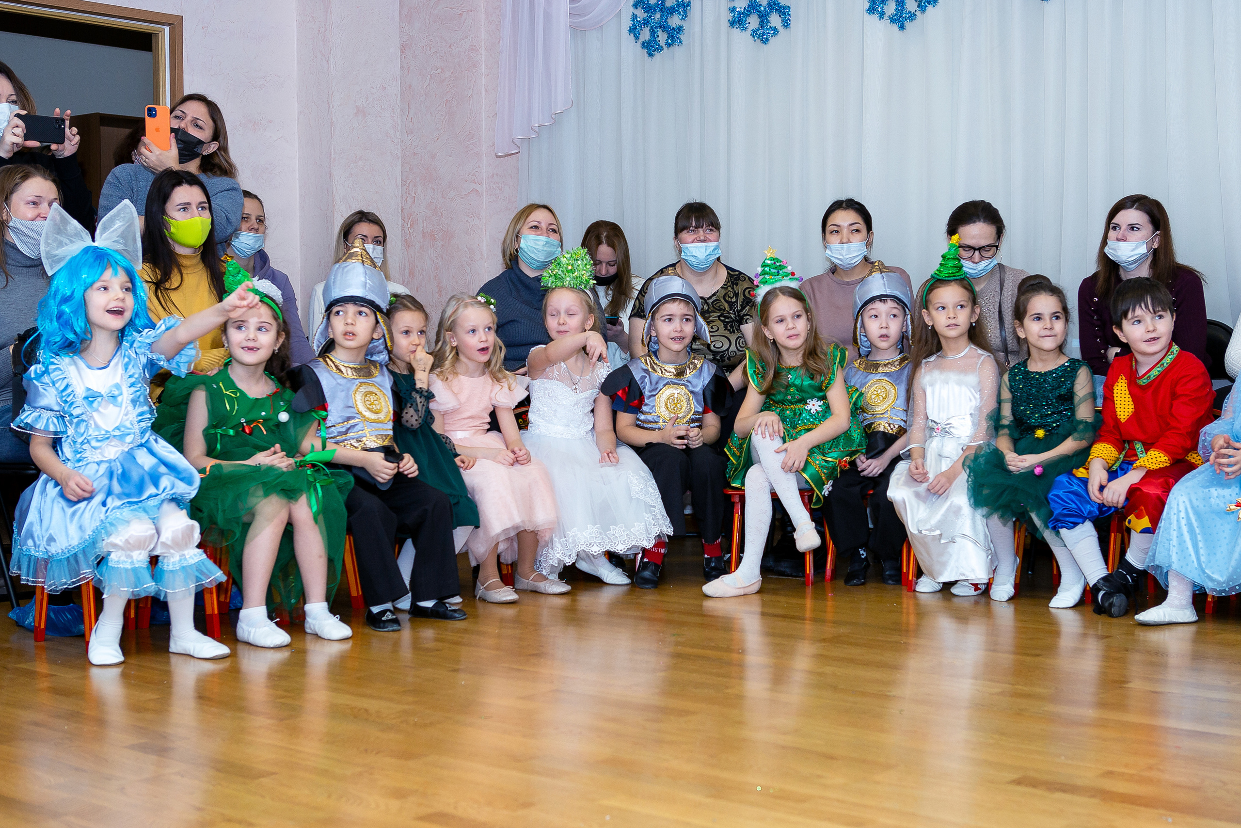 Новогодний утренник 2021 г. Выпускные альбомы для школ и детских садов