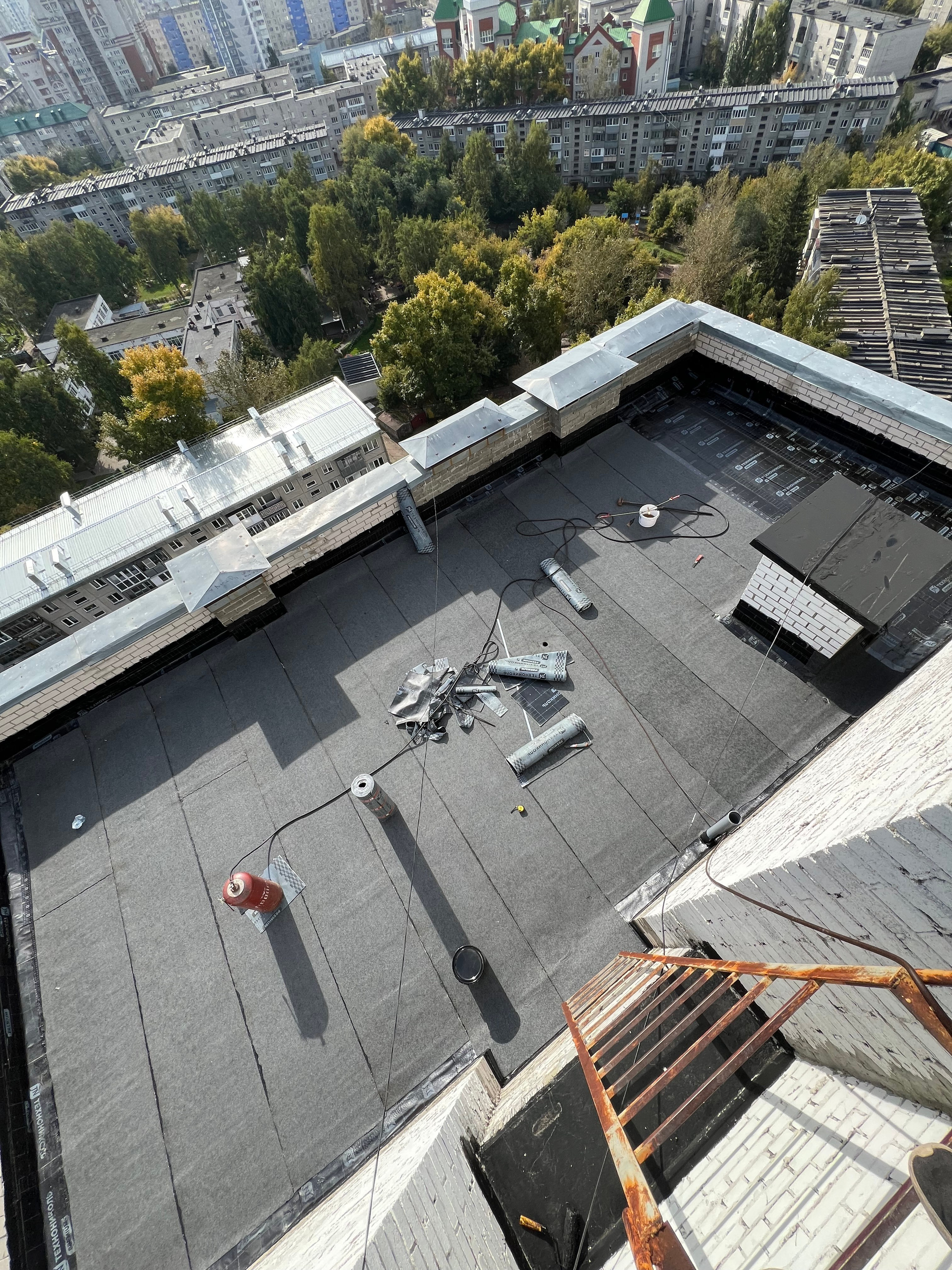 ТСЖ Строителей 33 Монтаж наплавляемой кровли