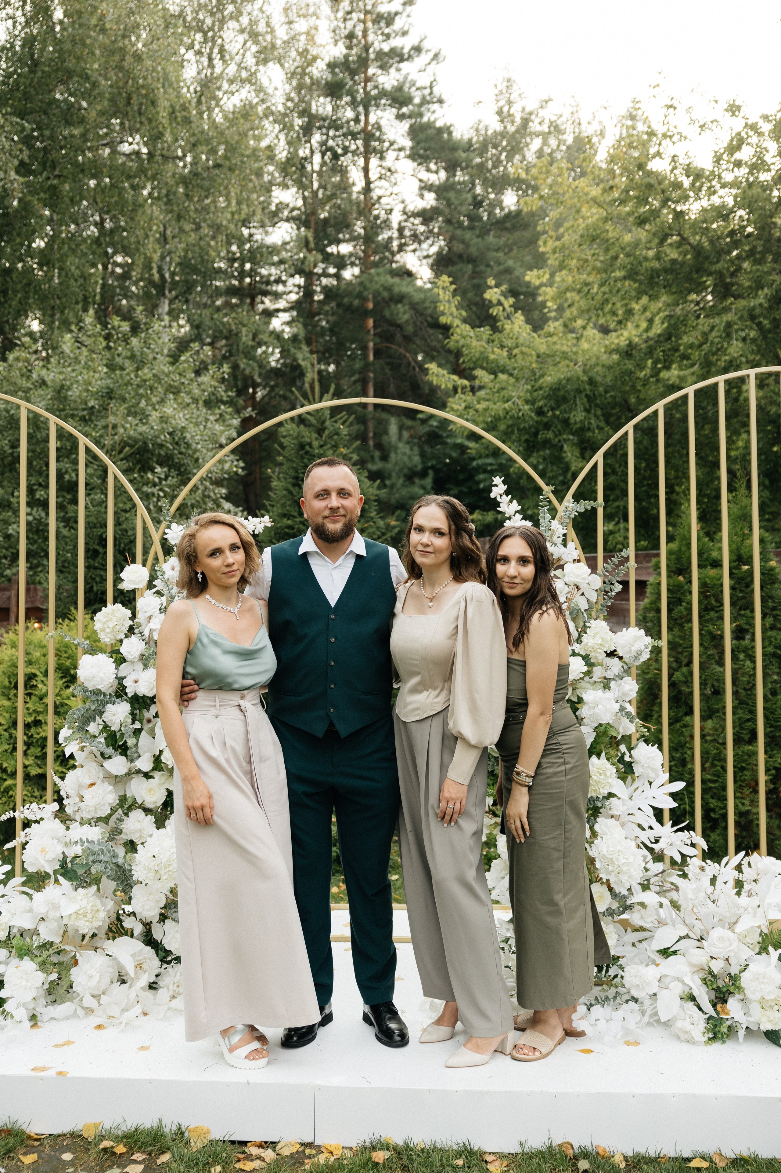 Свадебная история. Лесной Виладж. Свадебный и семейный фотограф Рассказова Виктория