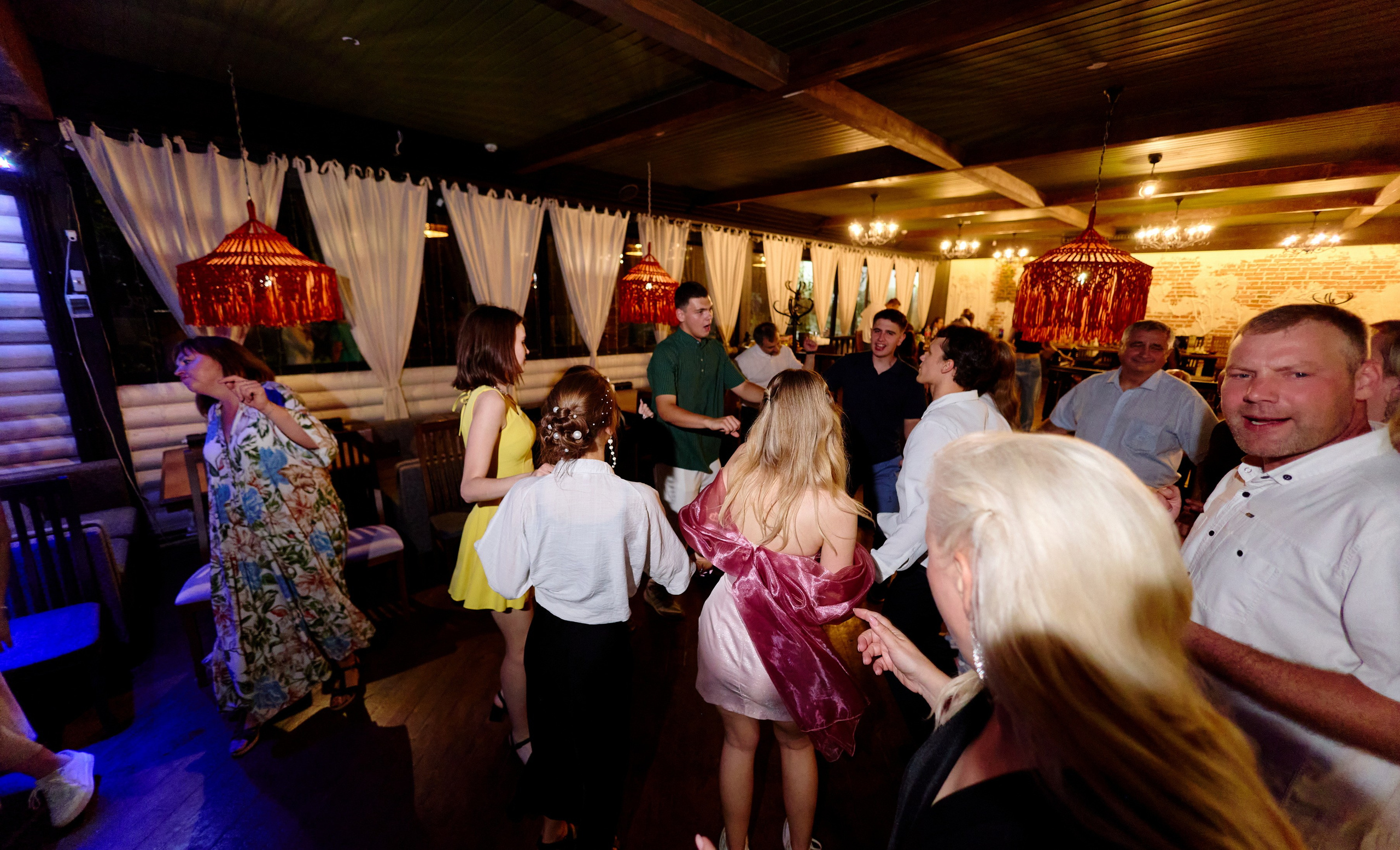 Выпускной 35 Сош. Фотограф Выпускные альбомы Таганрог Сергей Коробченко