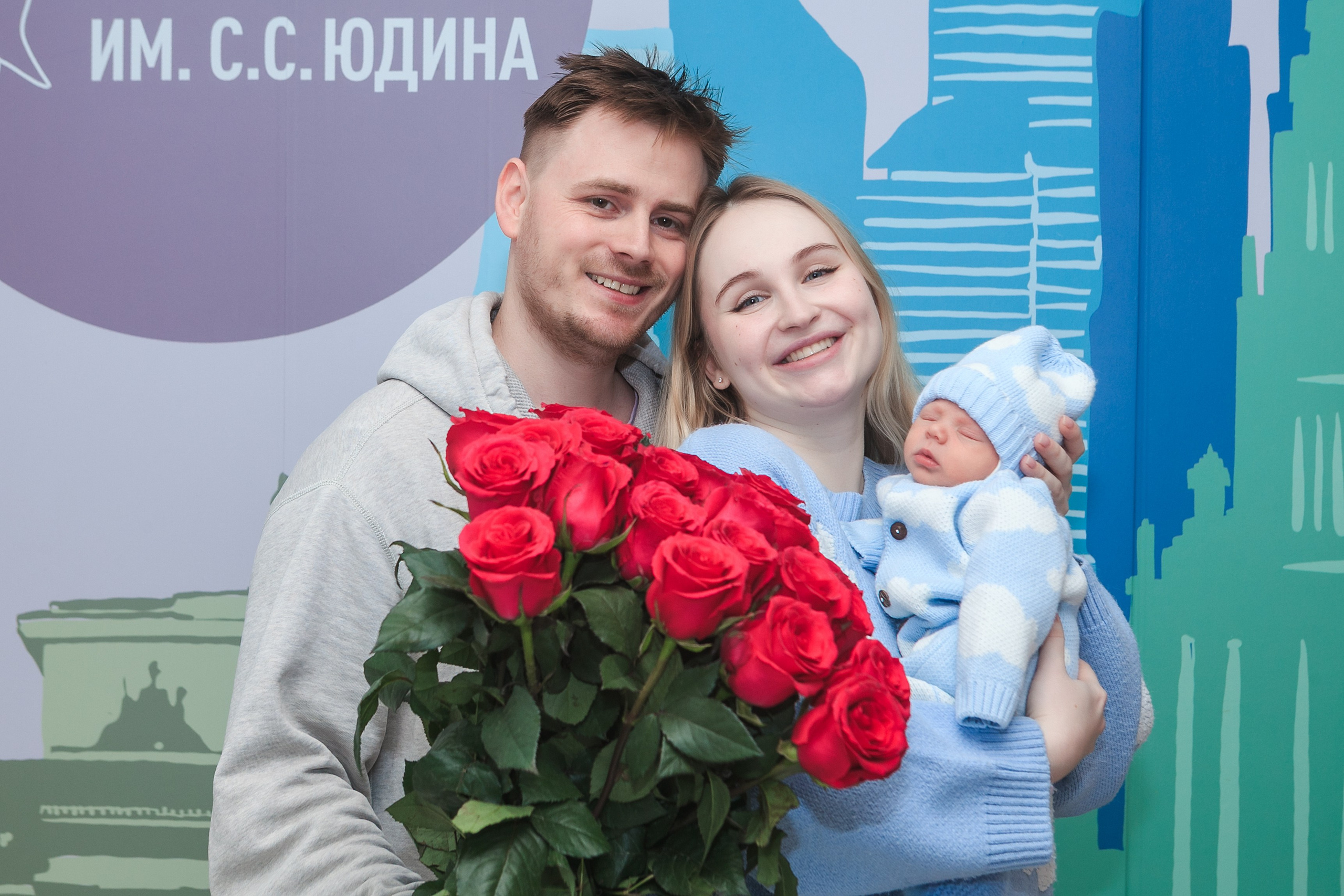 Съемка выписки из роддома 7 ГКБ Юдино Москва. Фотосъемка выписки из роддома в Москве, заказать фотографа на выписку ньюборн съемка в роддоме newborn фотограф в Юдино