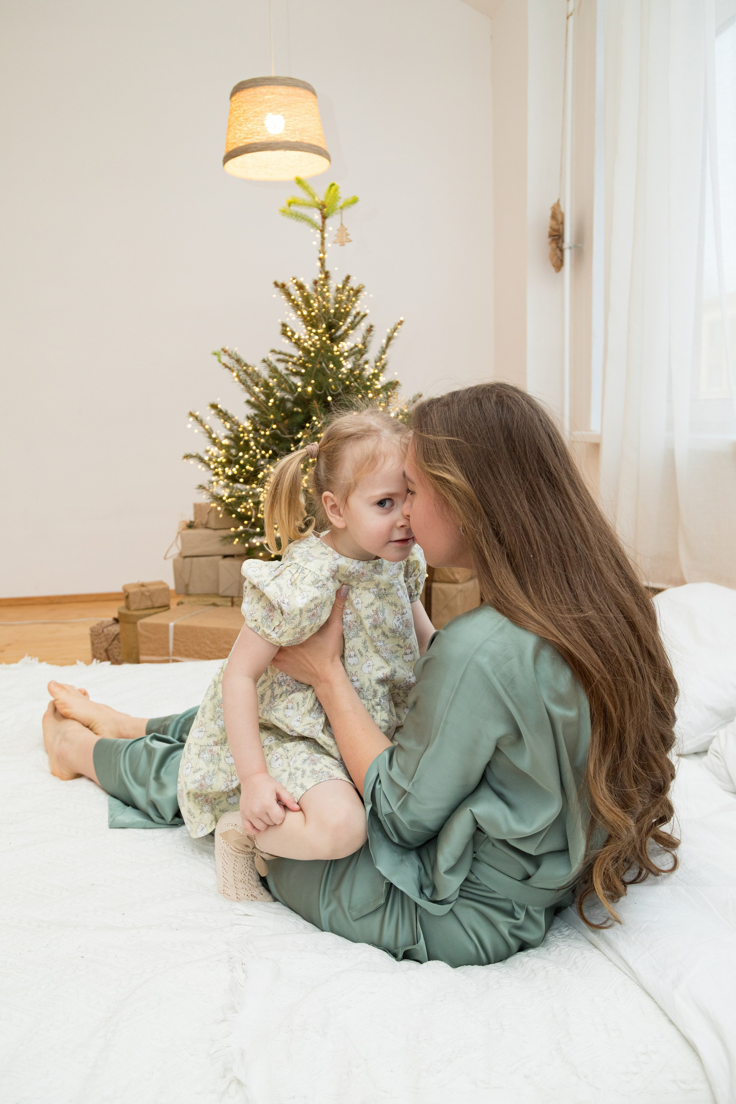 Семейная новогодняя студийная фотосессия. Детский и контент фотограф Надя Волкова Санкт-Петербург