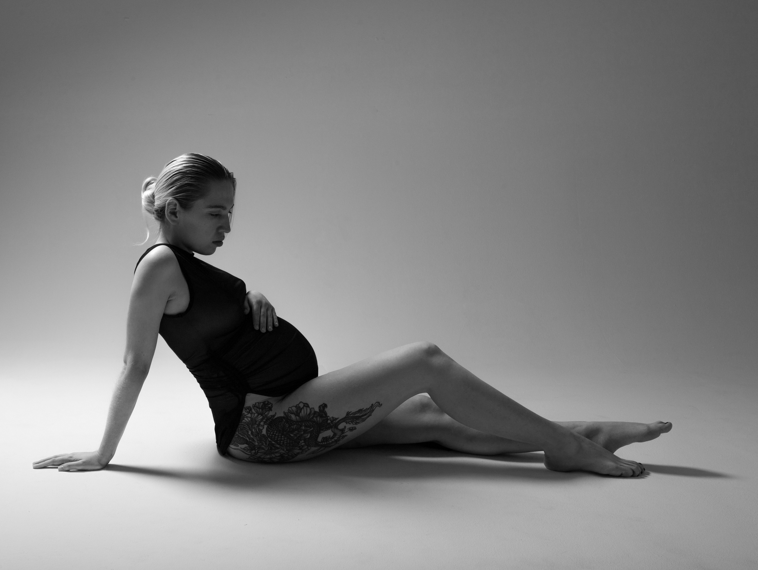 Циклорама. Фотограф беременности женский фотограф в Москве Оксана Донецкая