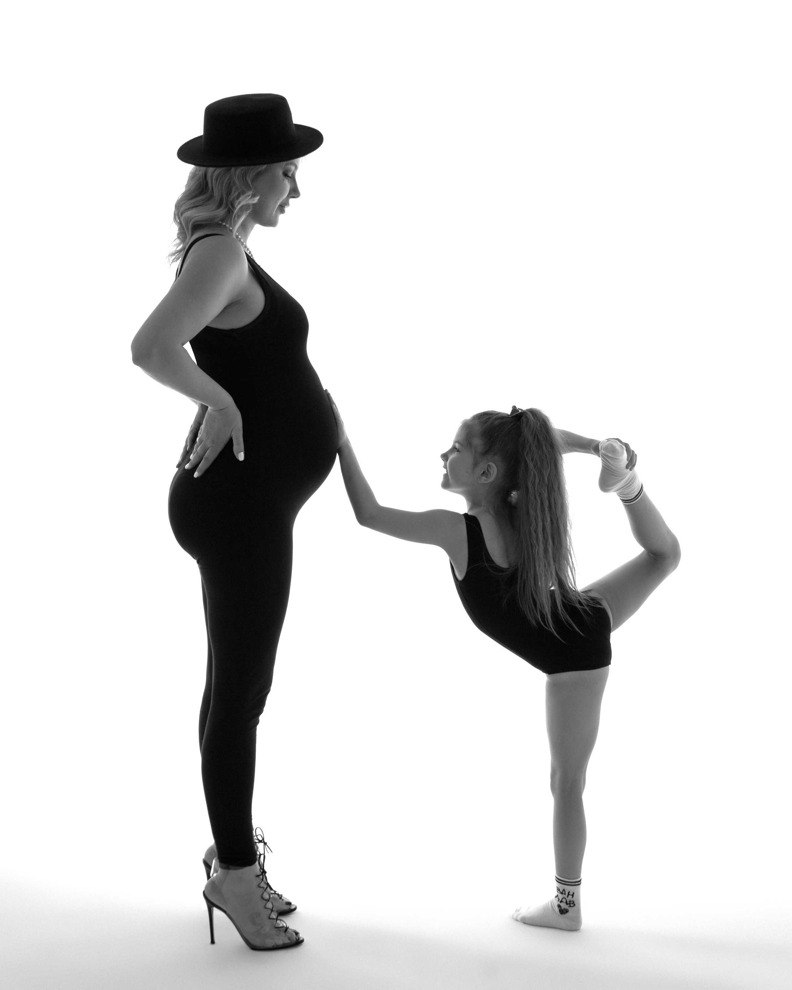 Циклорама. Фотограф беременности женский фотограф в Москве Оксана Донецкая