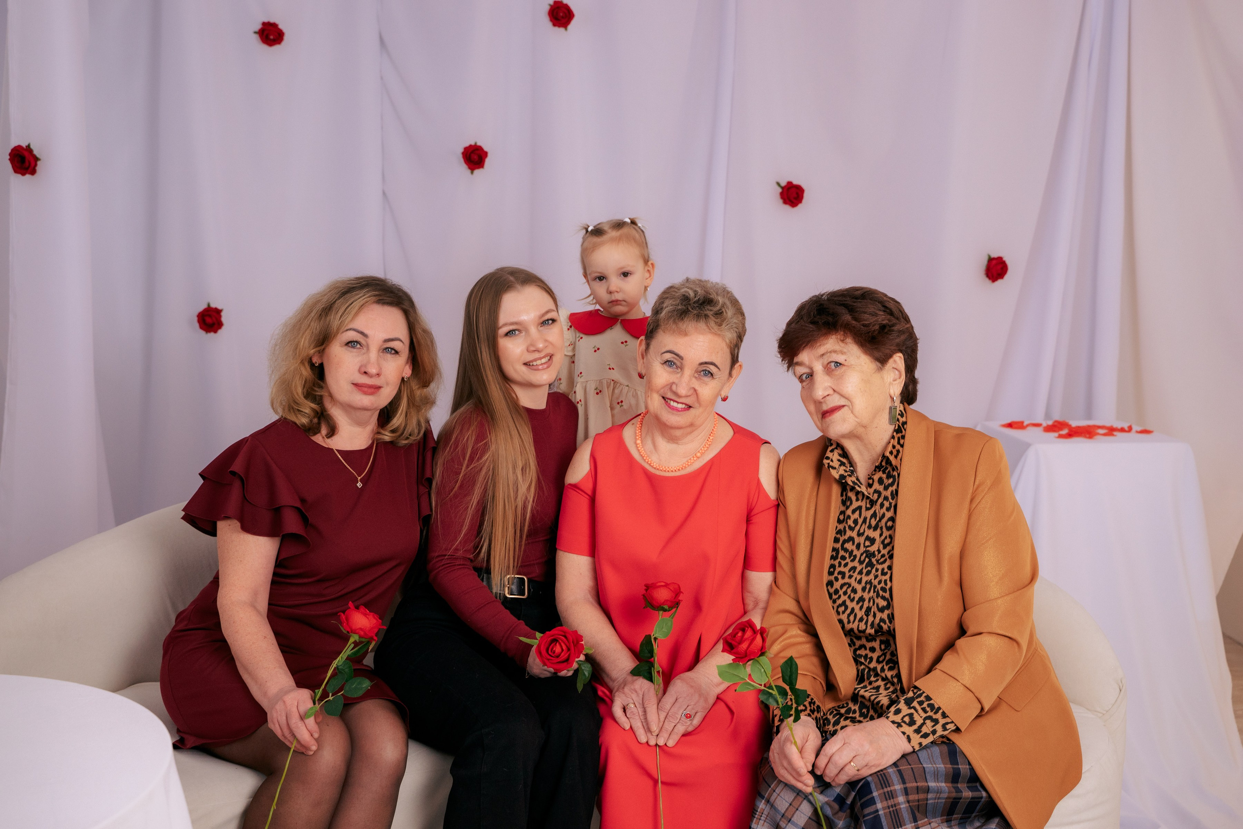 Катерина, Анна и их бабушки. Фотограф в Казани Алсу Багабиева