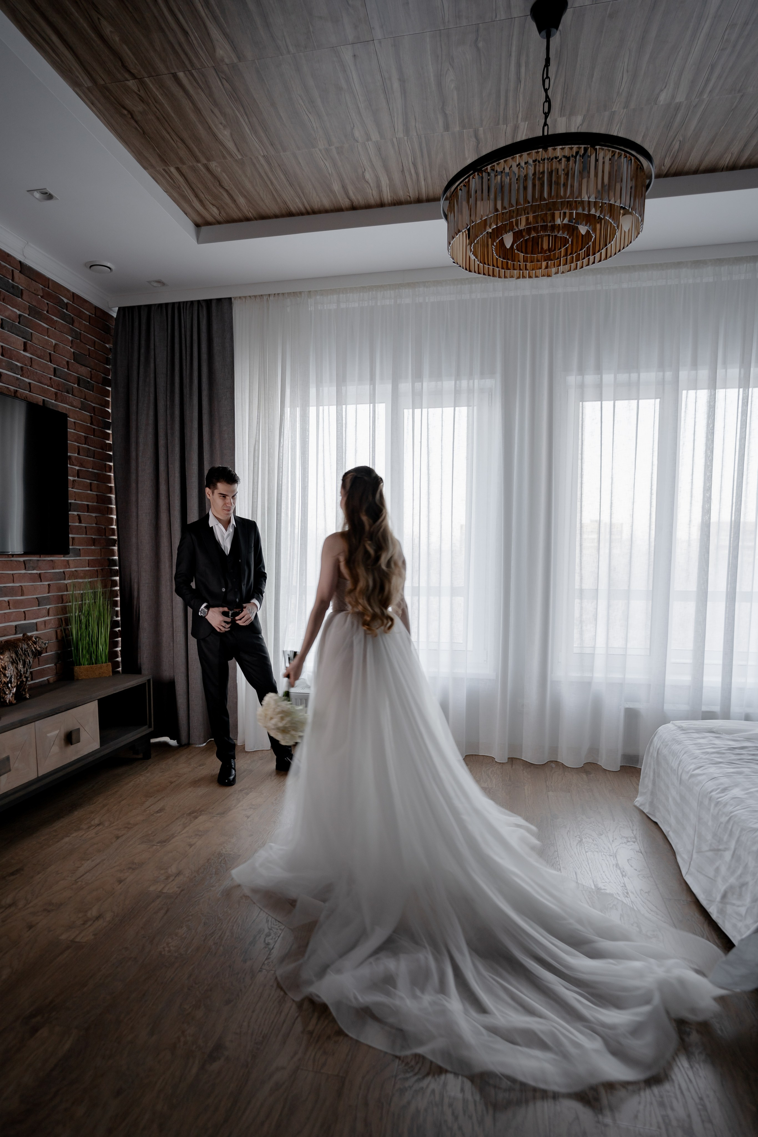 СВАДЕБНАЯ СЬЕМКА СБОРОВ В ОТЕЛЕ И ВЫЕЗД НА ЦЕРЕМОНИЮ (СНЯТО В СИБИРЕ В НИЖНЕВАРТОВСКЕ)М. Профессиональный фотограф, Санкт-Петербург — Виктория Богомолова