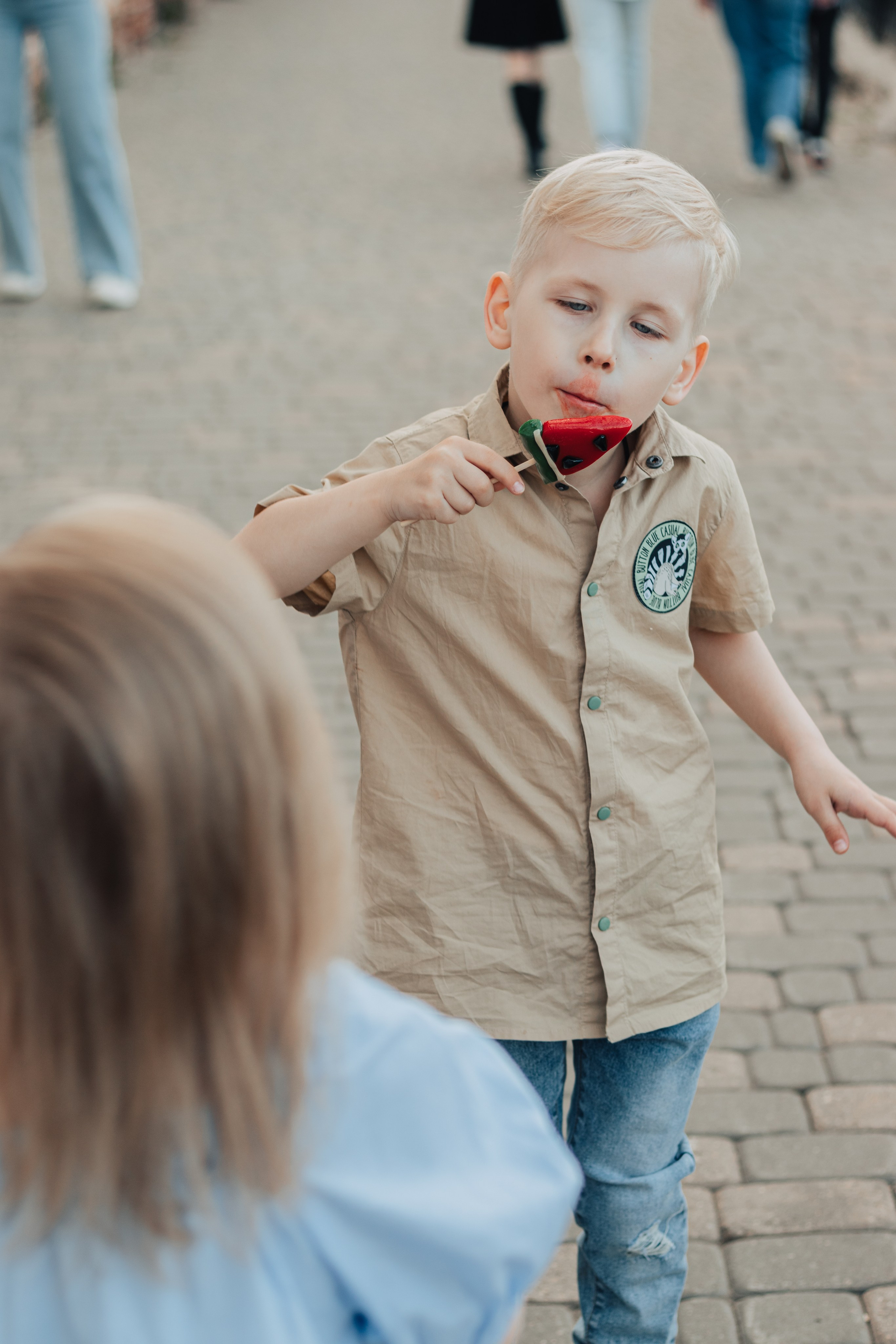 Прогулка с мамой по городу
