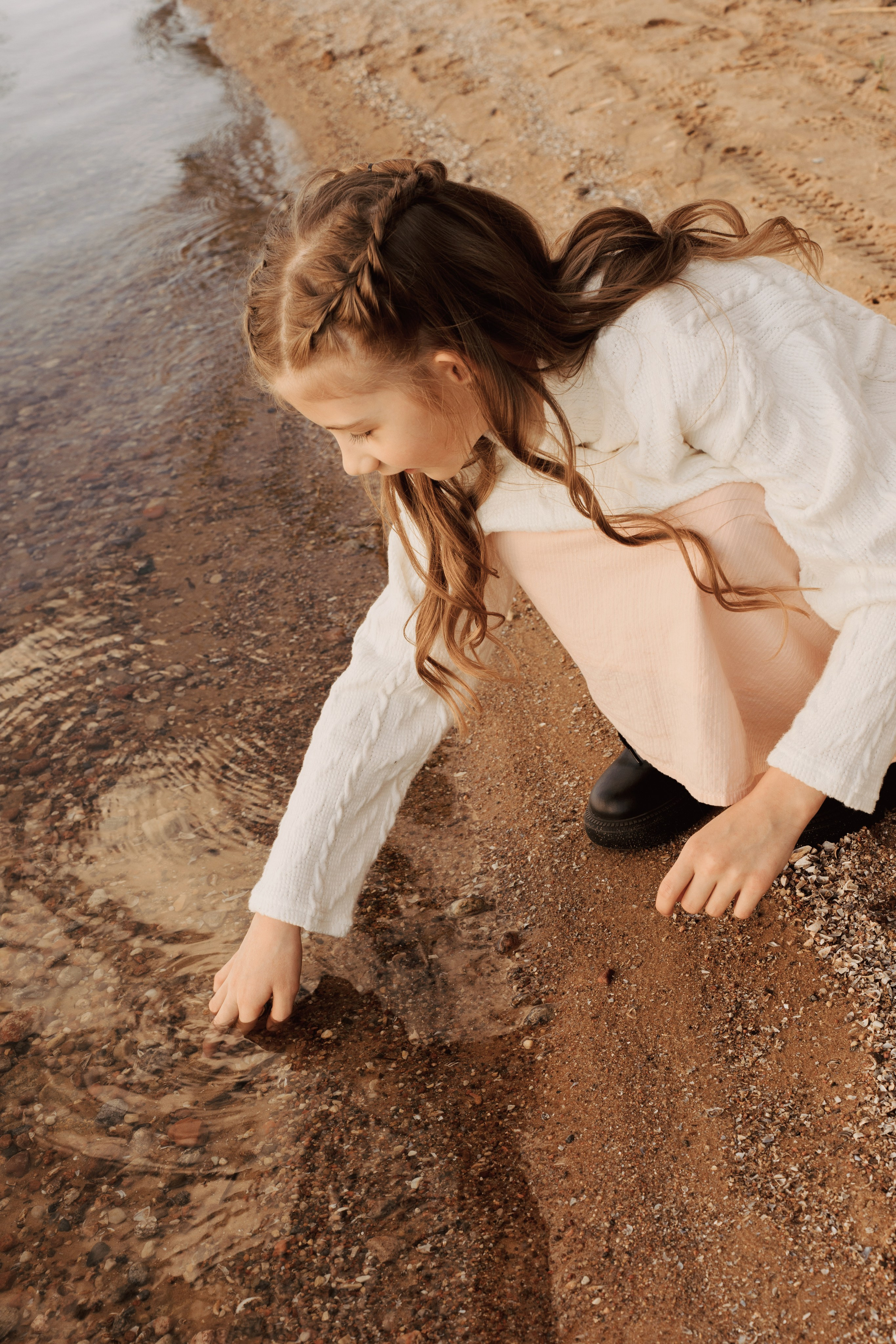 Весеннее тепло семьи на берегу Минского моря. Ваш семейный фотограф в Минске — Вика Трегубова
