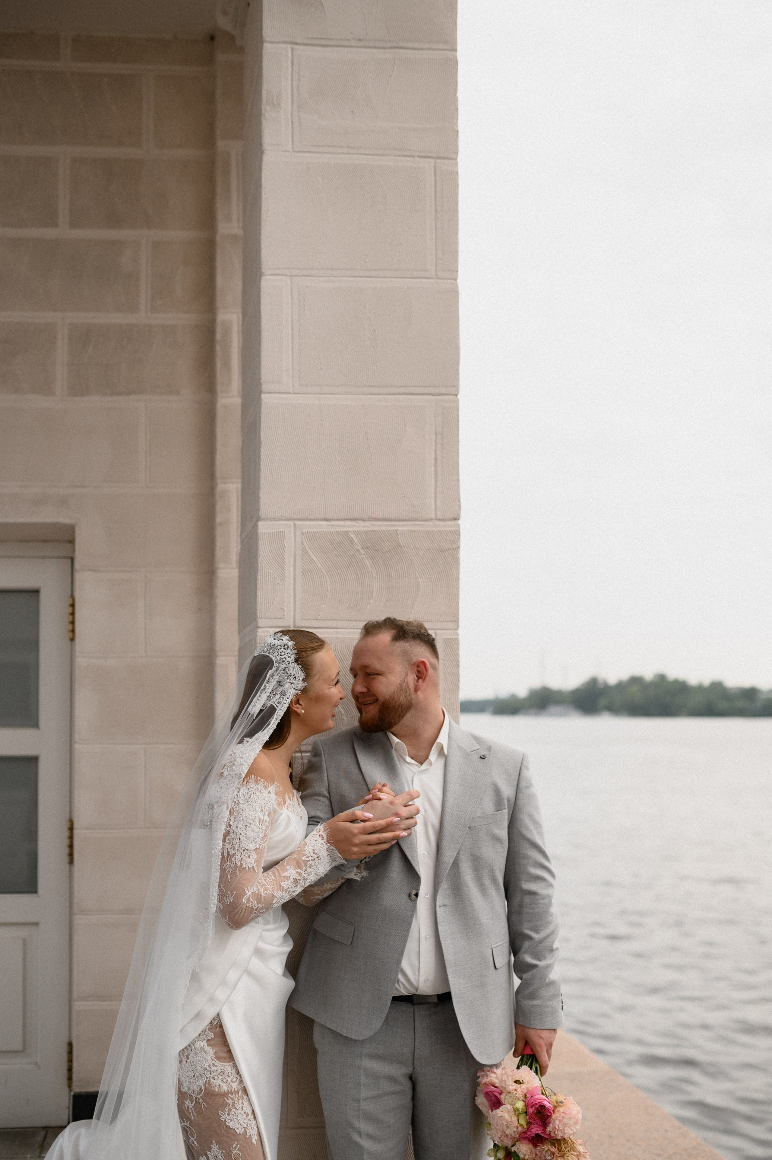 Денис и Даша. Северный речной вокзал. Семейный и свадебный lifestyle-фотограф в Москве Мария Петрова