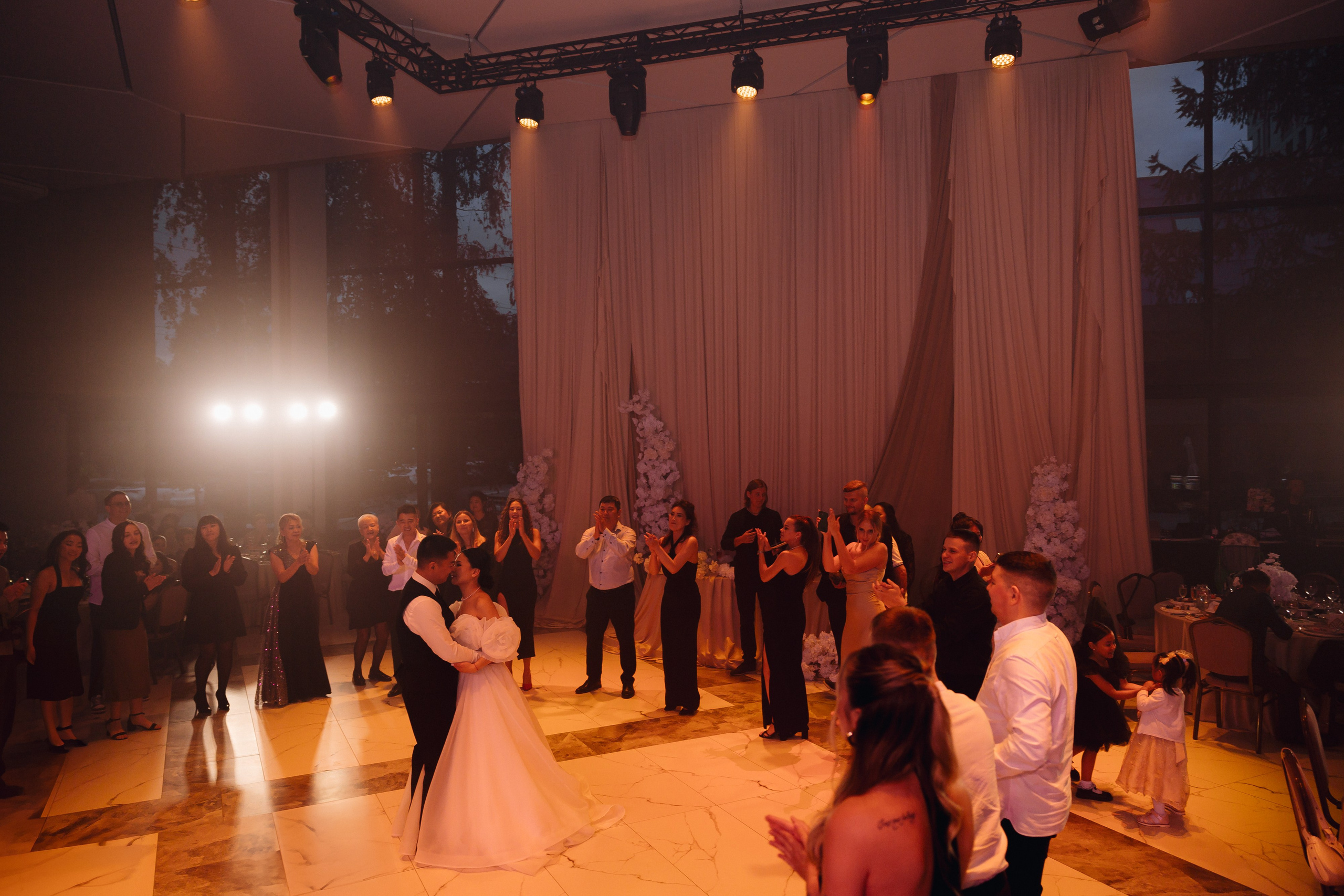 ПАРК СИТИ, MARY WHITE. Свадебный и индивидуальный фотограф в Челябинске Евгения Негодяева