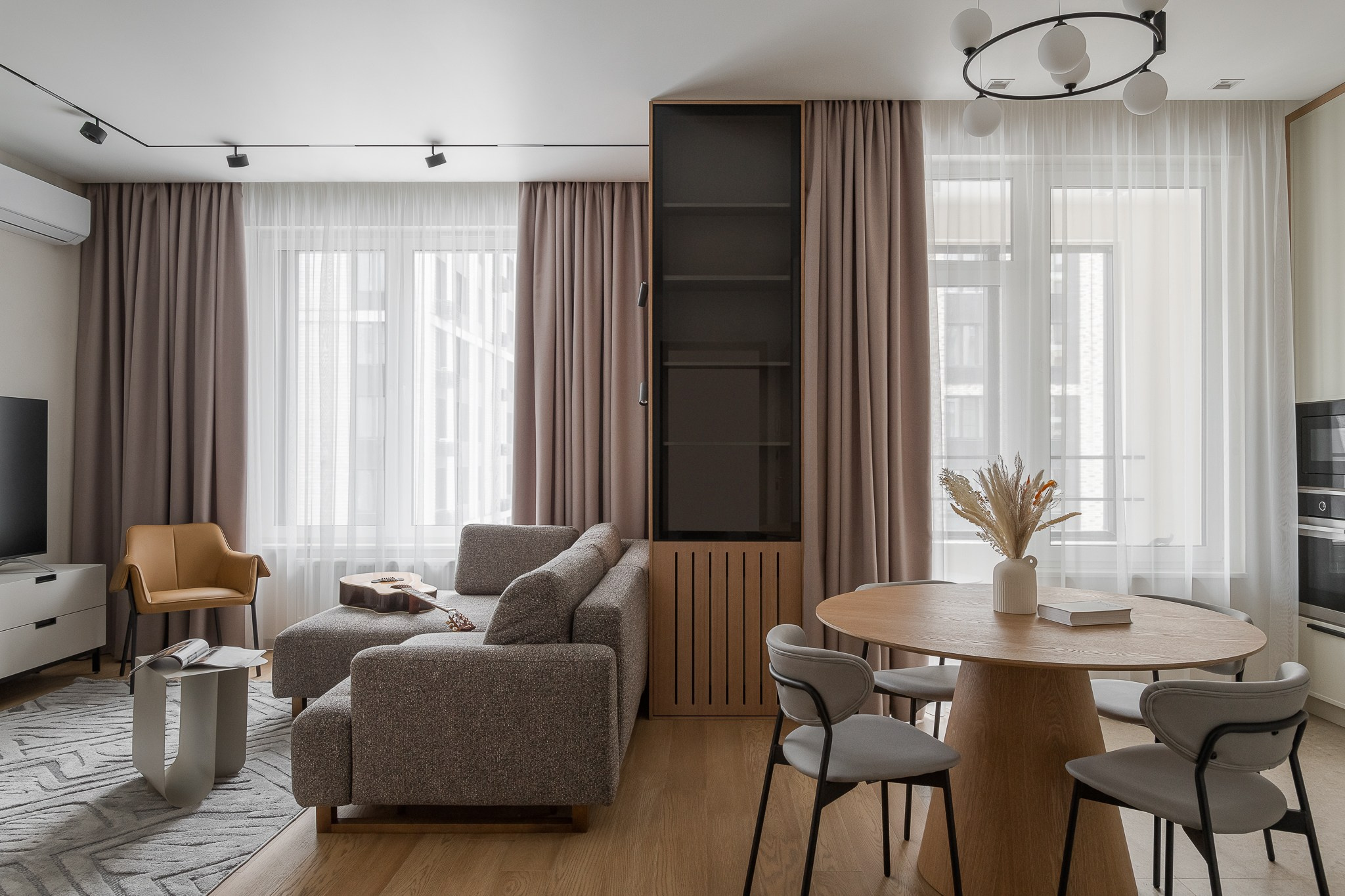 Вячеслав Лазарев фотографирую интерьеры