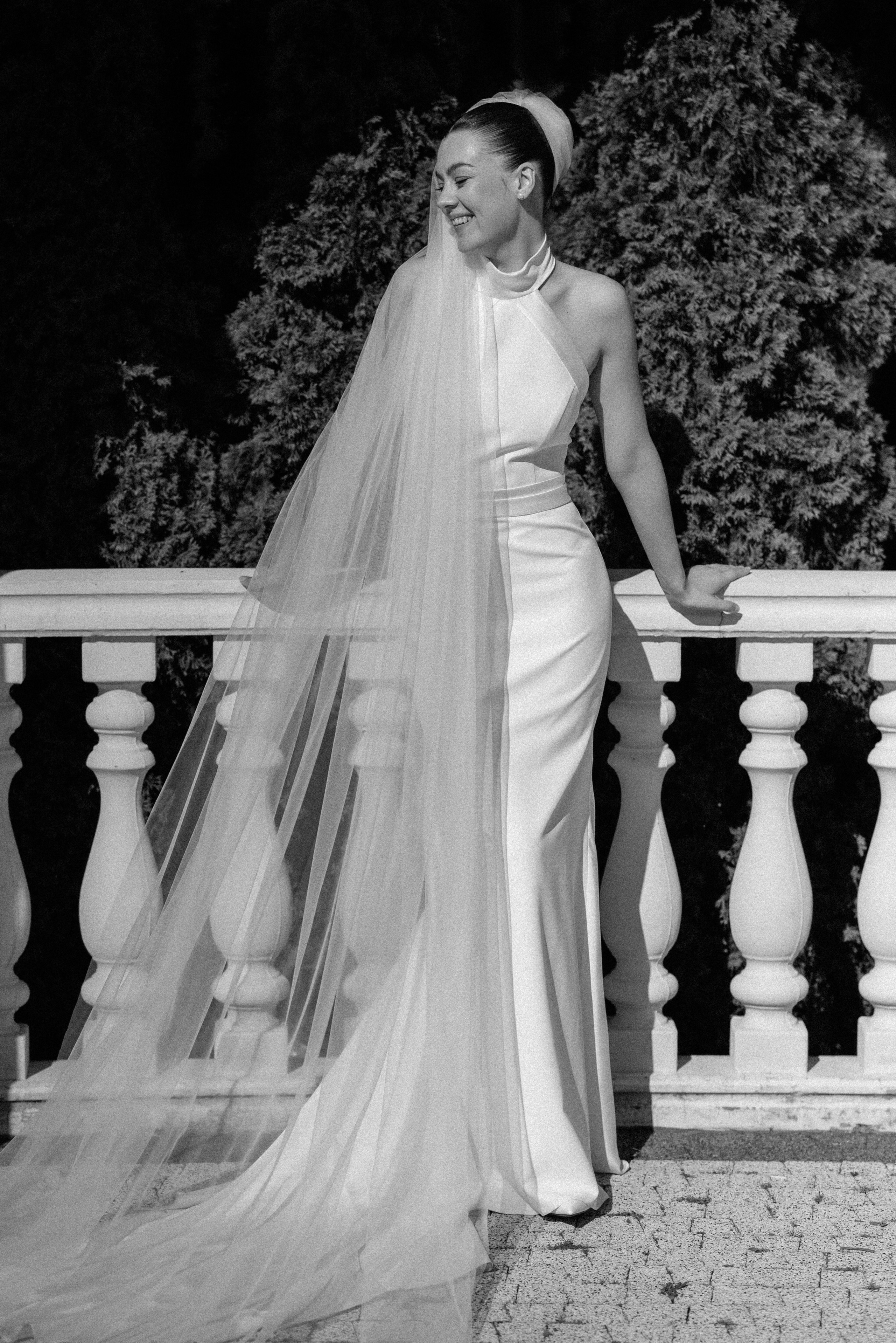 Wedding day in VERSAL PARK. Wedding PHOTOGRAPHER Andrew Vnukov