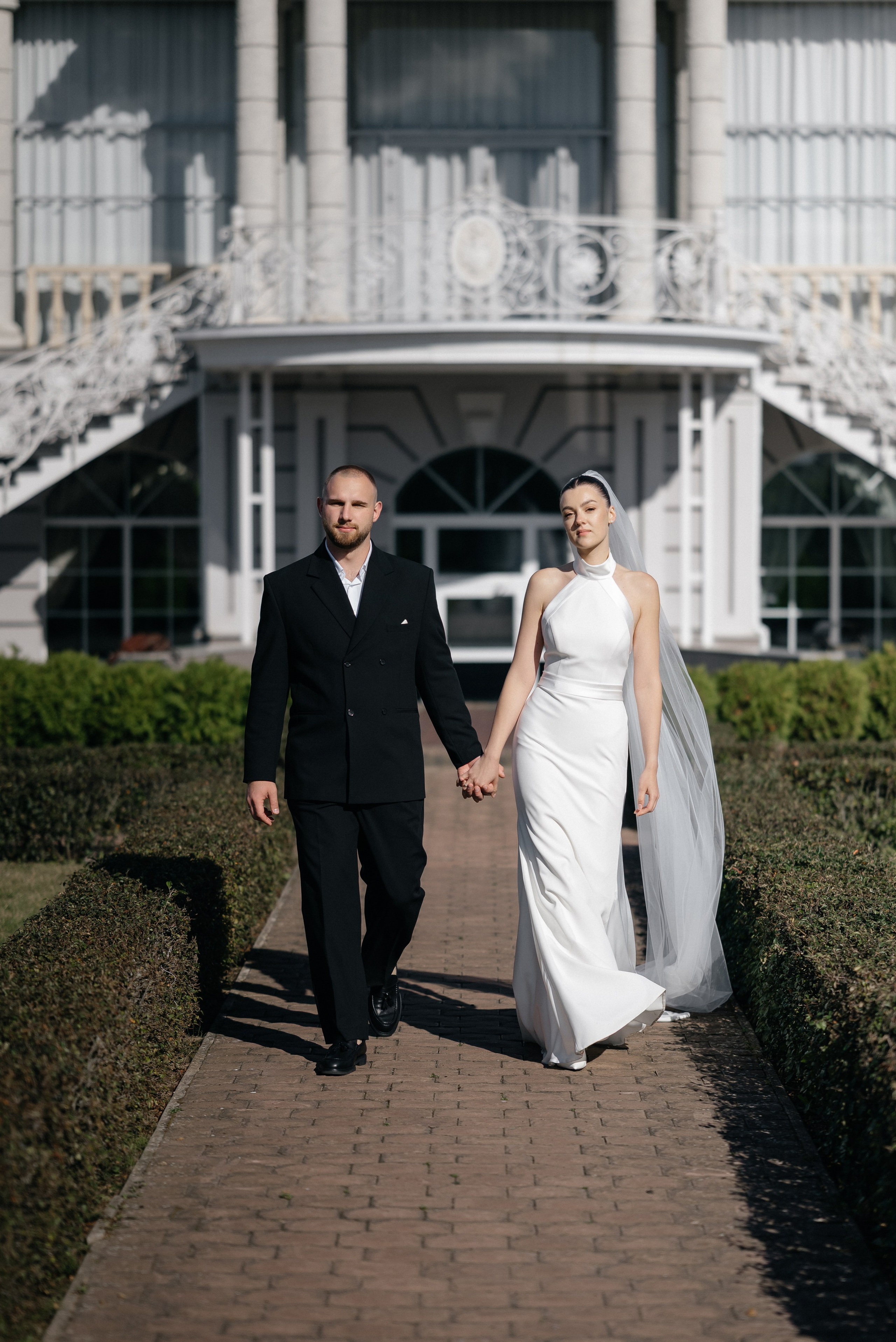 Wedding day in VERSAL PARK. Wedding PHOTOGRAPHER Andrew Vnukov