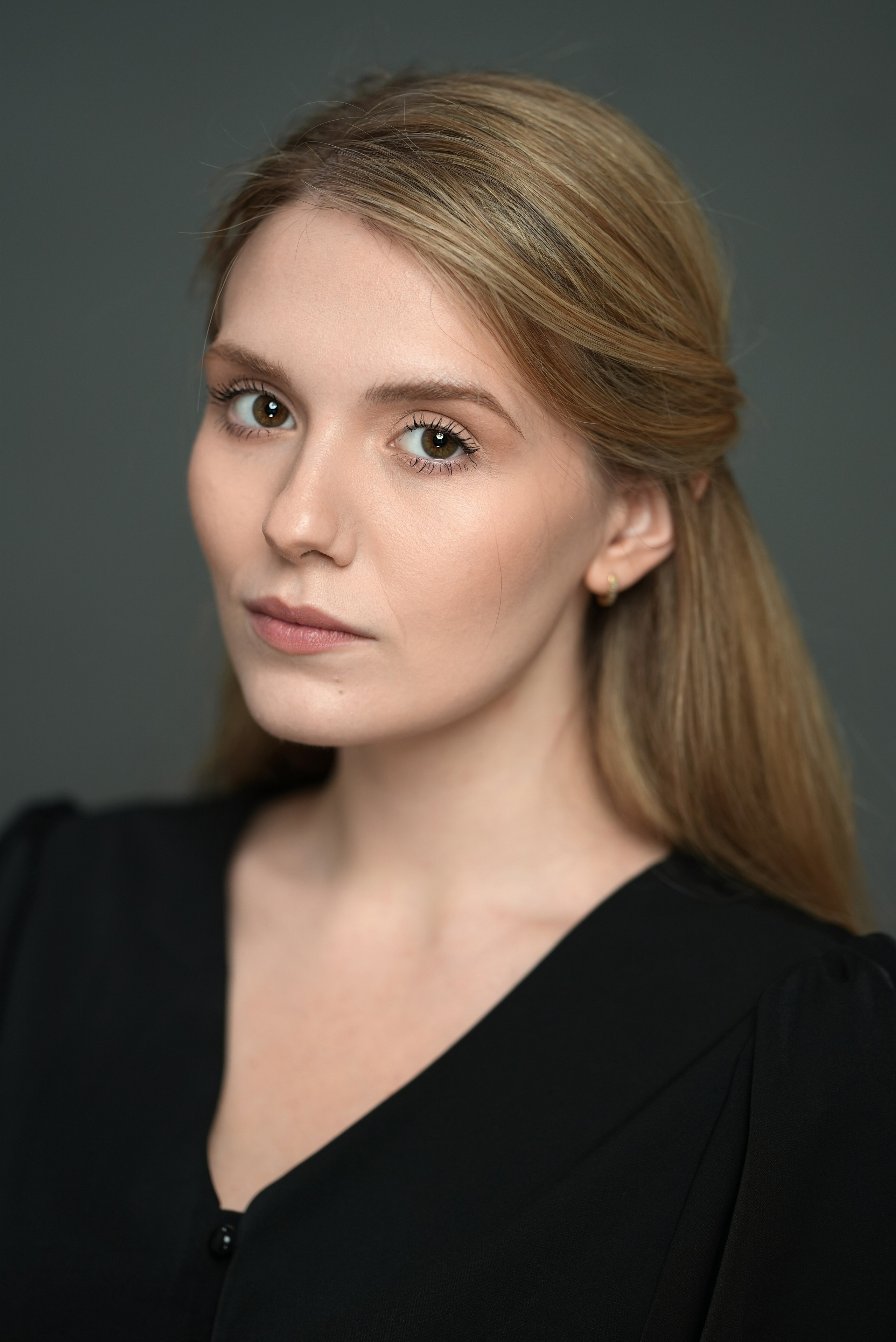 Анастасия Ровенских актерское портфолио. Портретная съемка в Москве, студийный фотограф Игорь Фомин