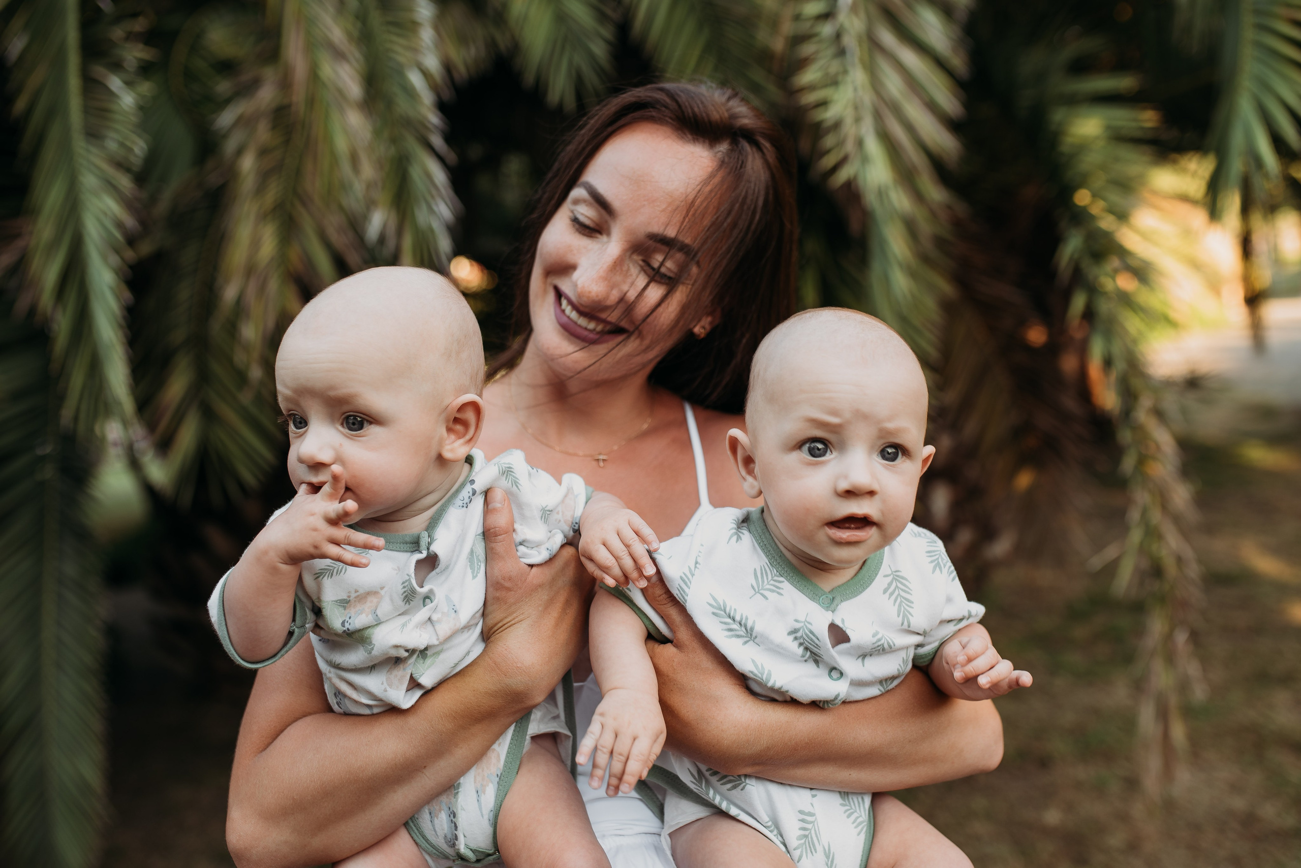 Семейная фотосессия в центре Сочи морпорт. Фотограф в Сочи — Маргарита Поганова