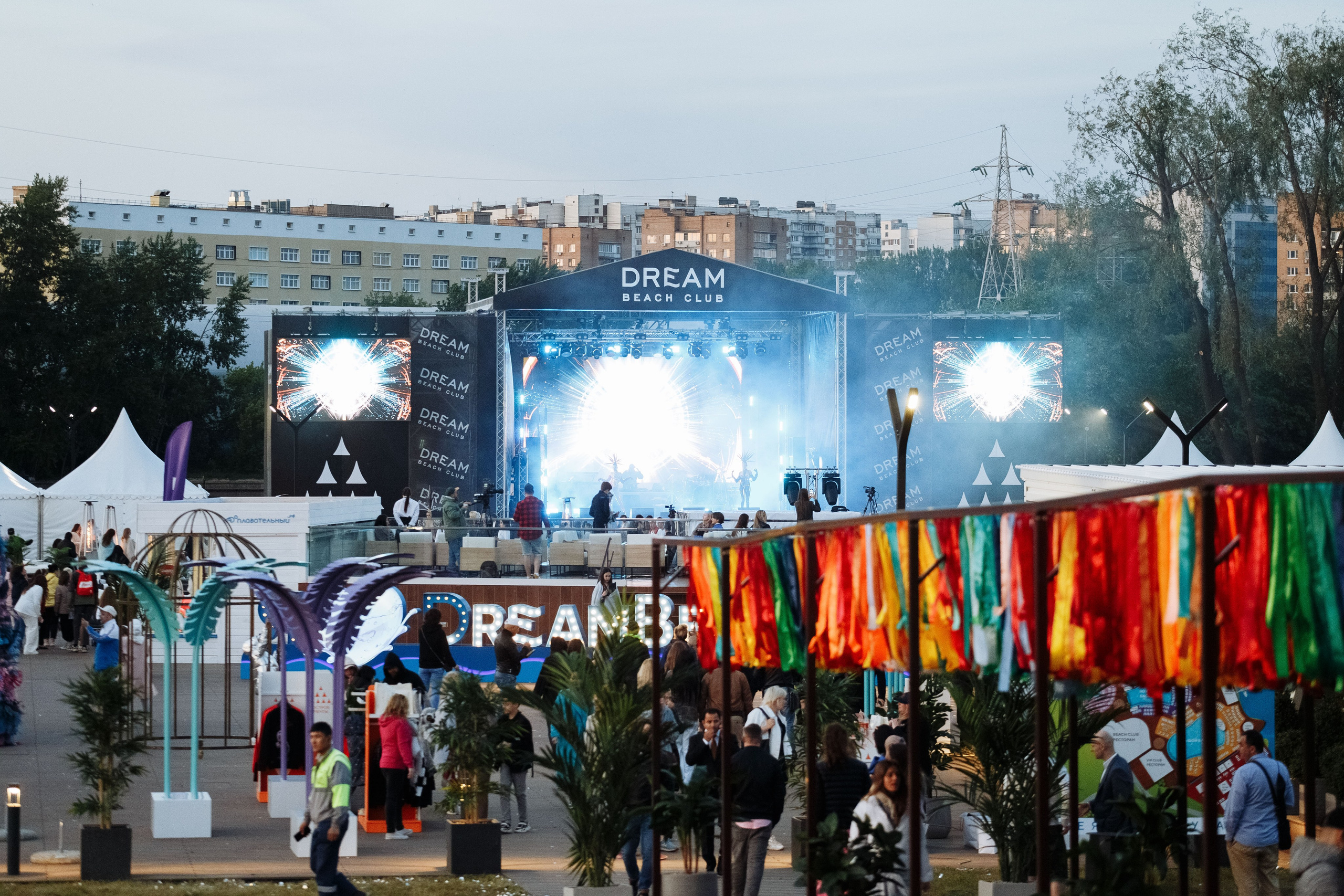 Остров мечты Dream Beach Club (Открытие открытого бассейна в Москве). Репортажный фотограф на мероприятие в Москве Алексей Терентьев