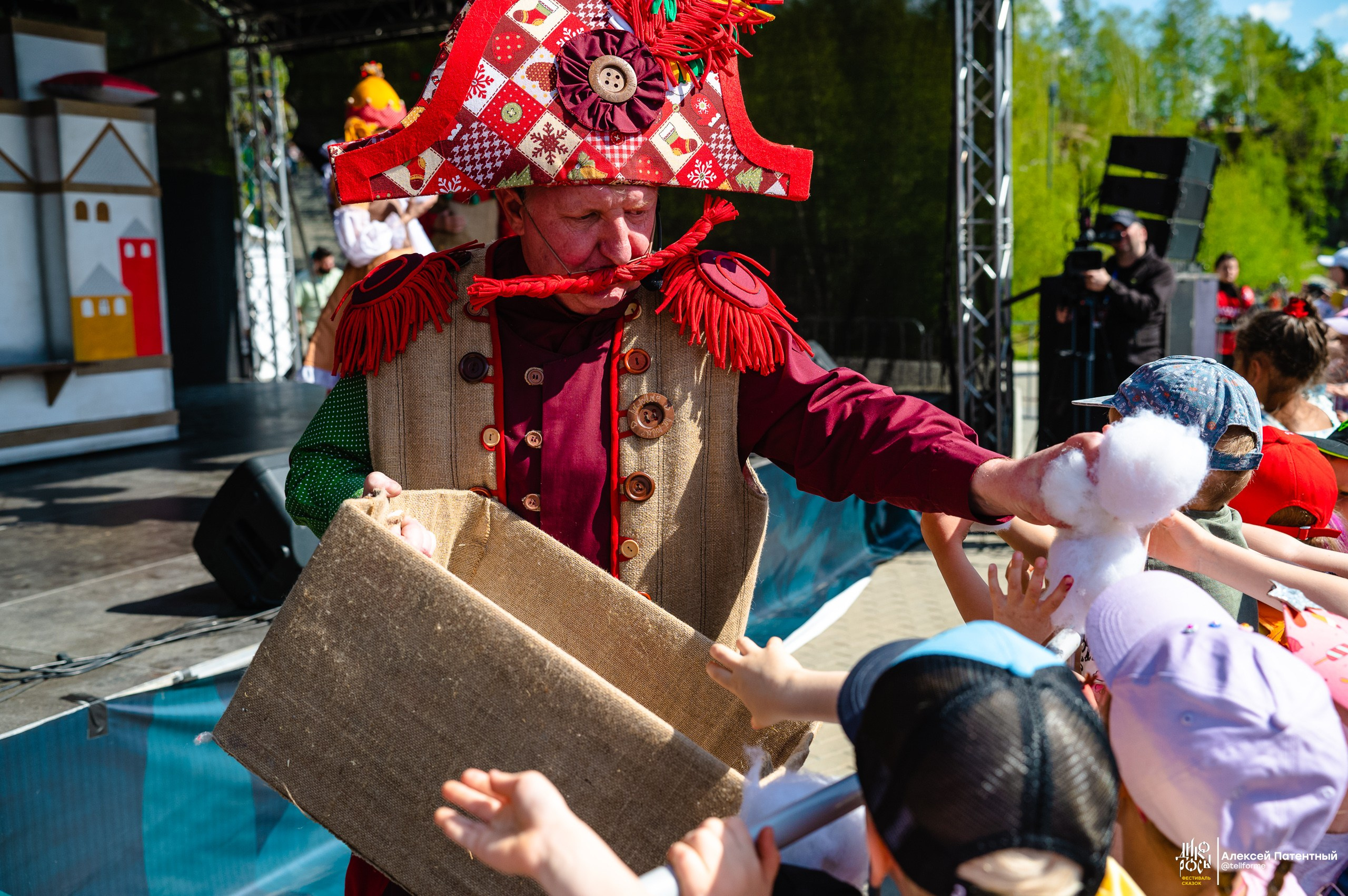 Фестиваль сказок Дикоросы. Екатеринбург. Май 2024. Репортажный и концертный фотограф Алексей Патентный в Екатеринбурге