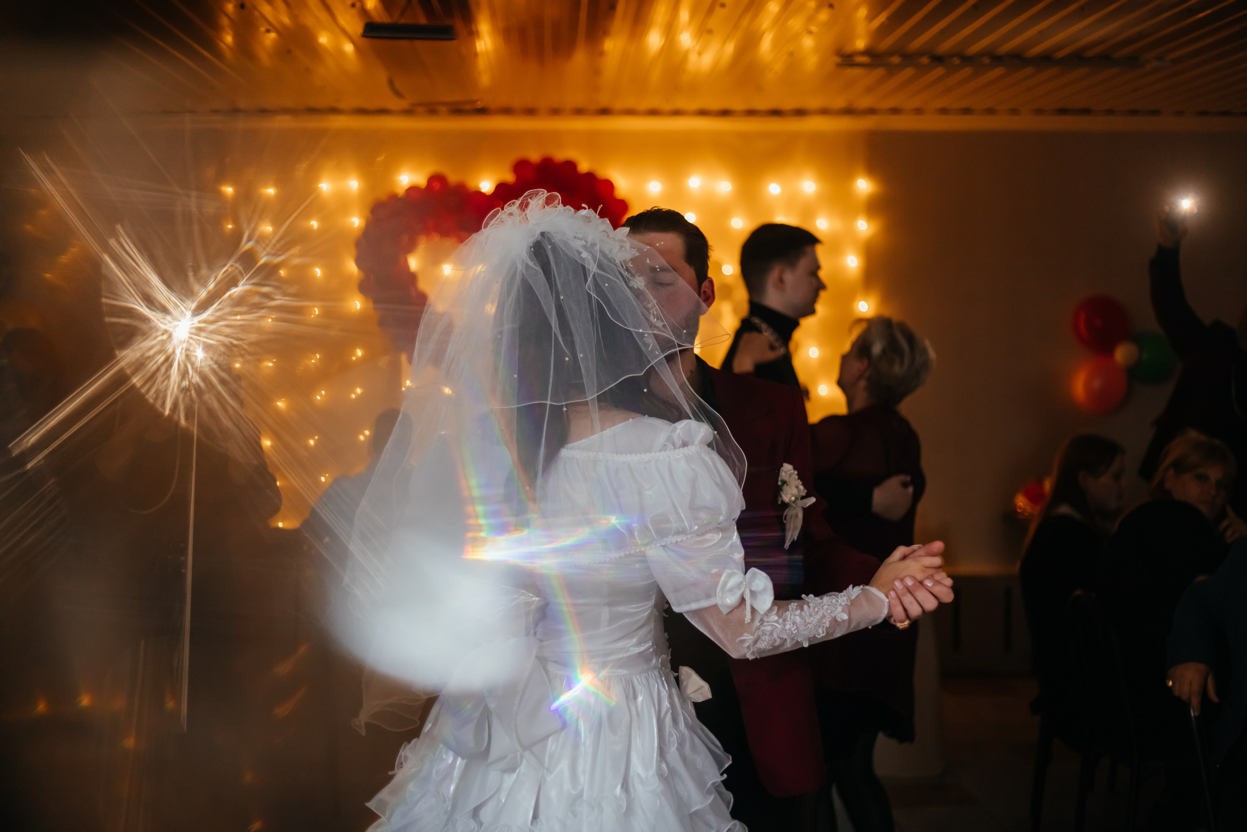 Свадебная фотосессия в стиле 90-х. Свадебный и семейный фотограф в Краснодарском крае Мария Данилкина