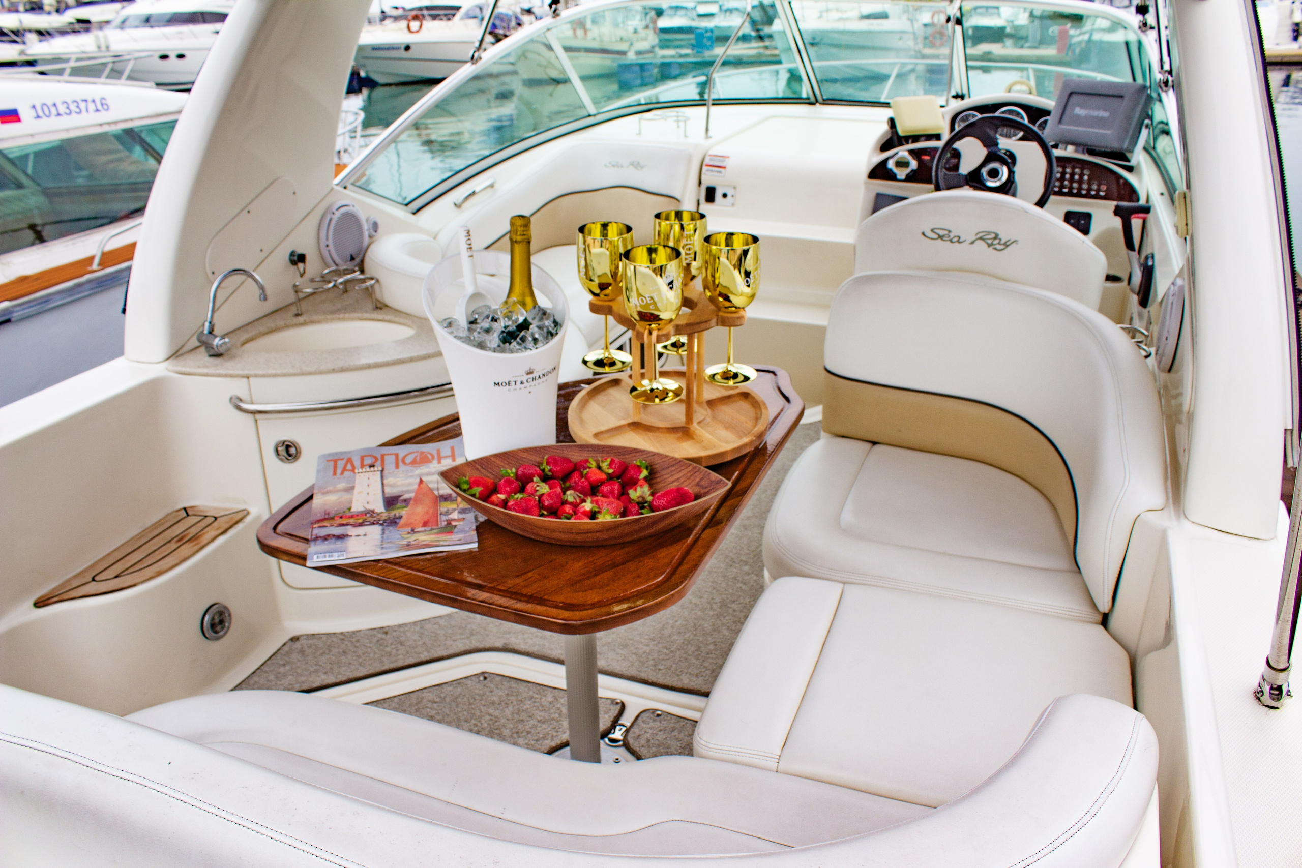 Катер Корсика Аренда Яхты в Сочи Яхтанаморе YACHTANAMORE