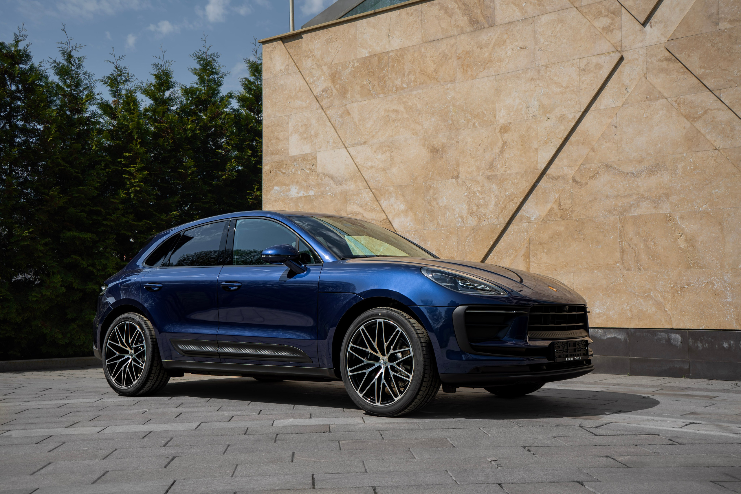Porsche Macan. Автомобильный фотограф Ногинск Денис Городок