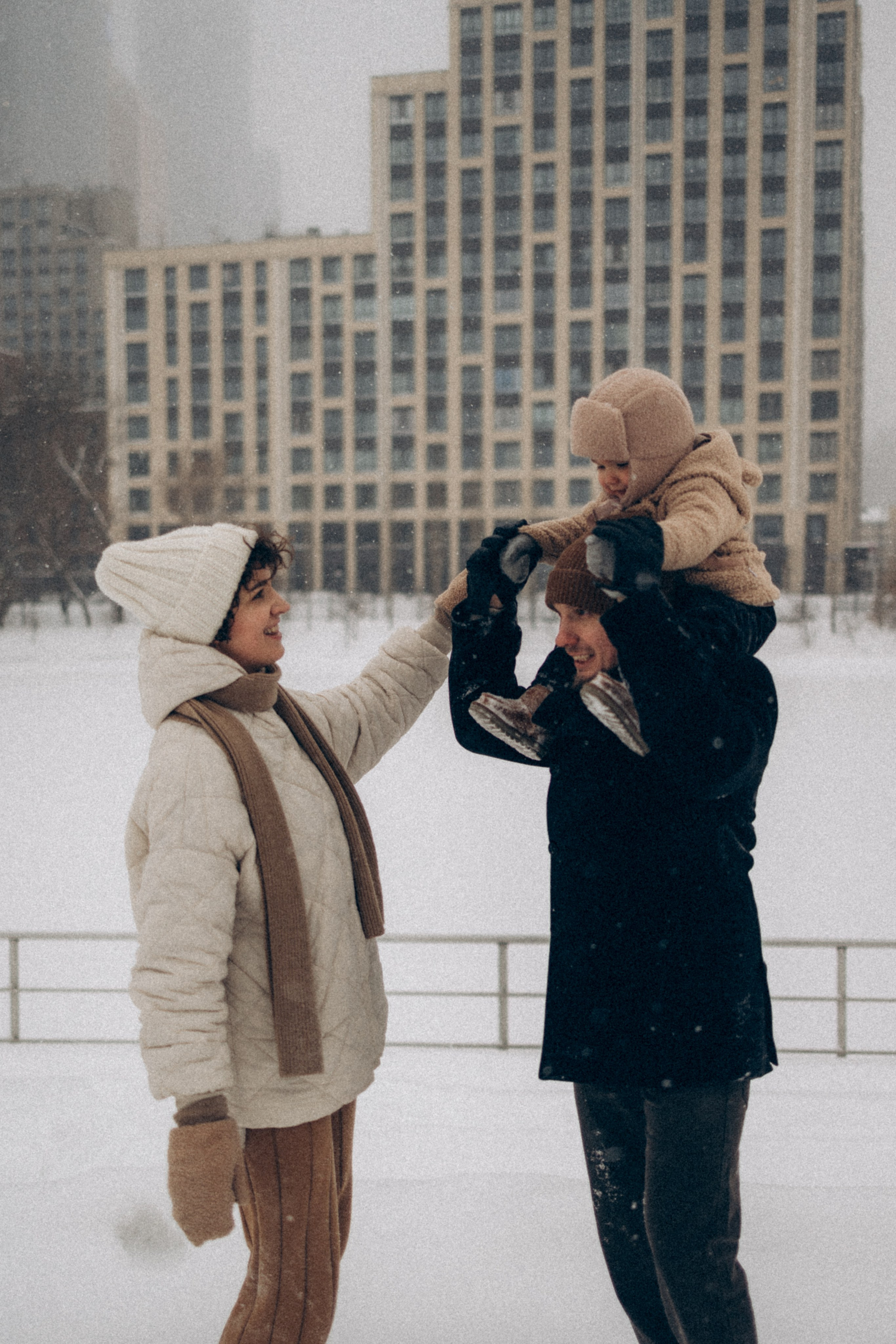 Семейная фотосессия на улице. Семейный фотограф в Москве Бунина Маргарита