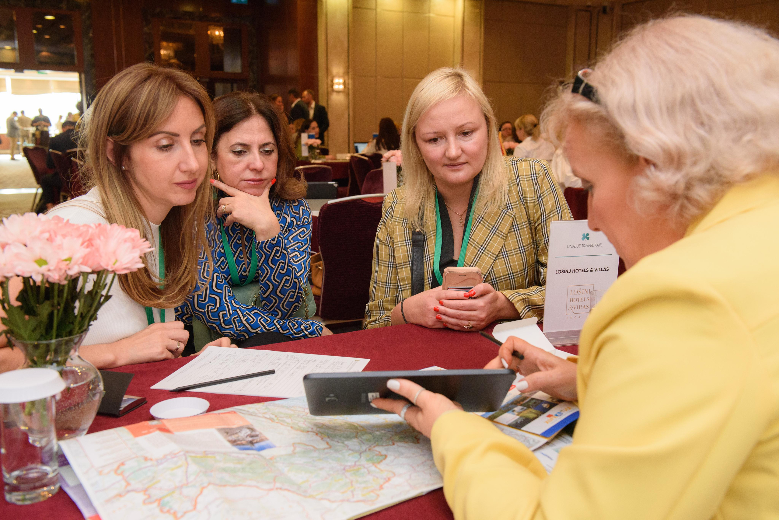 Unique Travel Fair — конференция по туризму. Бренд-фотограф для экспертов и блогеров в Москве Влада Горбовская