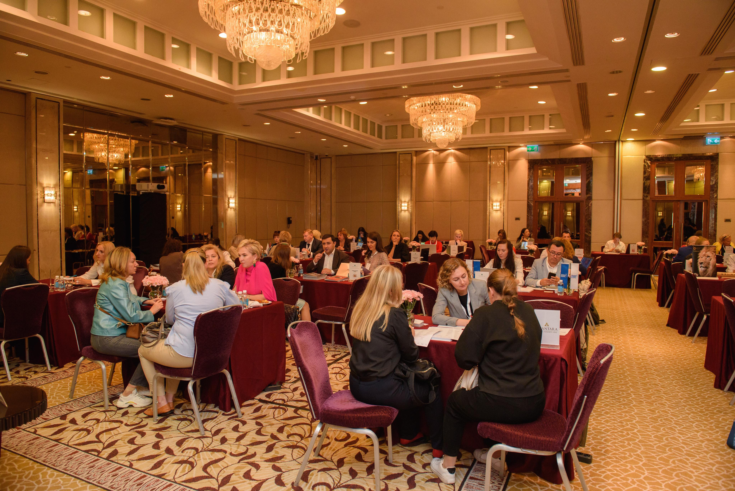 Unique Travel Fair — конференция по туризму. Бренд-фотограф для экспертов и блогеров в Москве Влада Горбовская