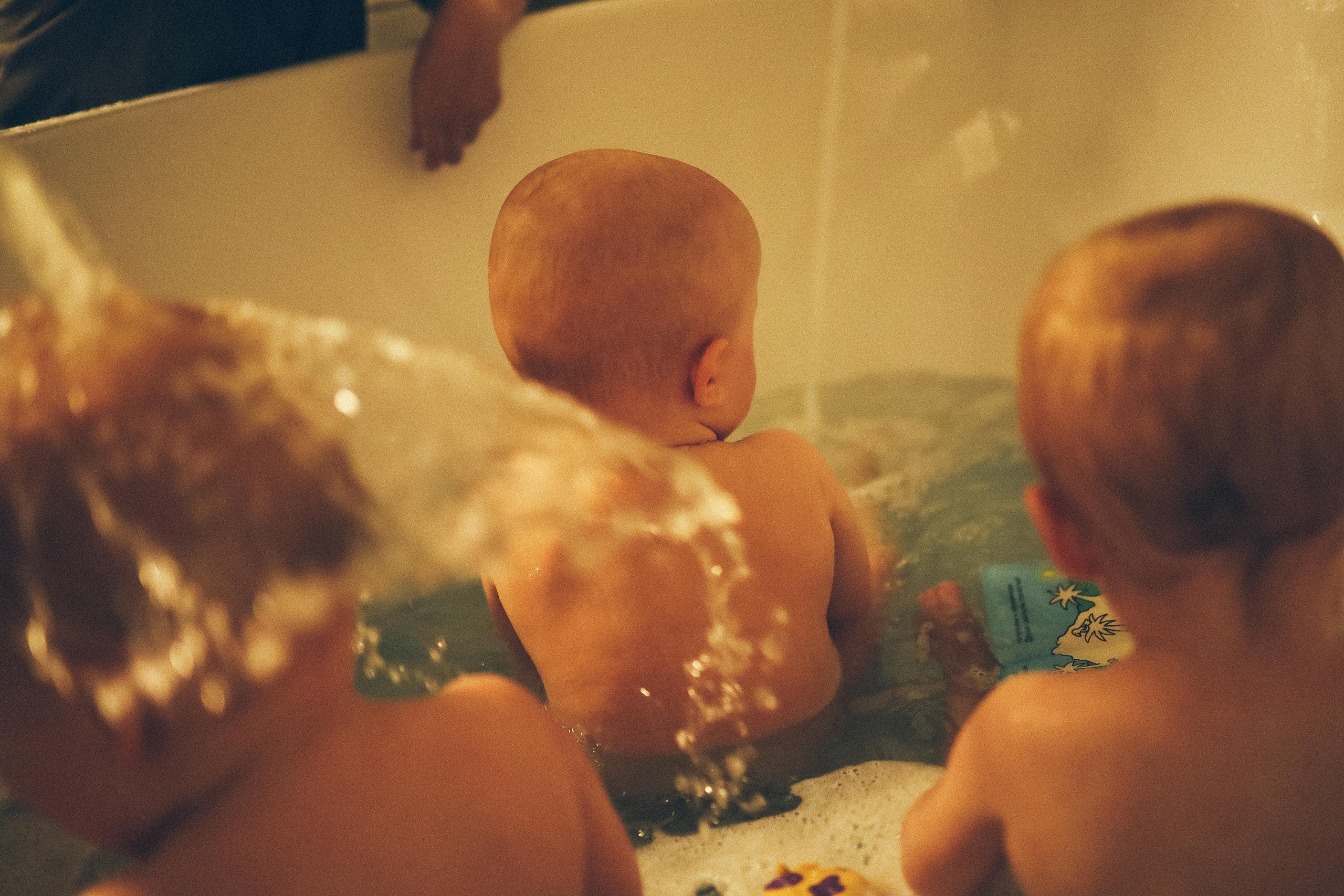 Домашняя съёмка для Кати и её тройняшек. Детский семейный фотограф в Москве Светлана Микадзе