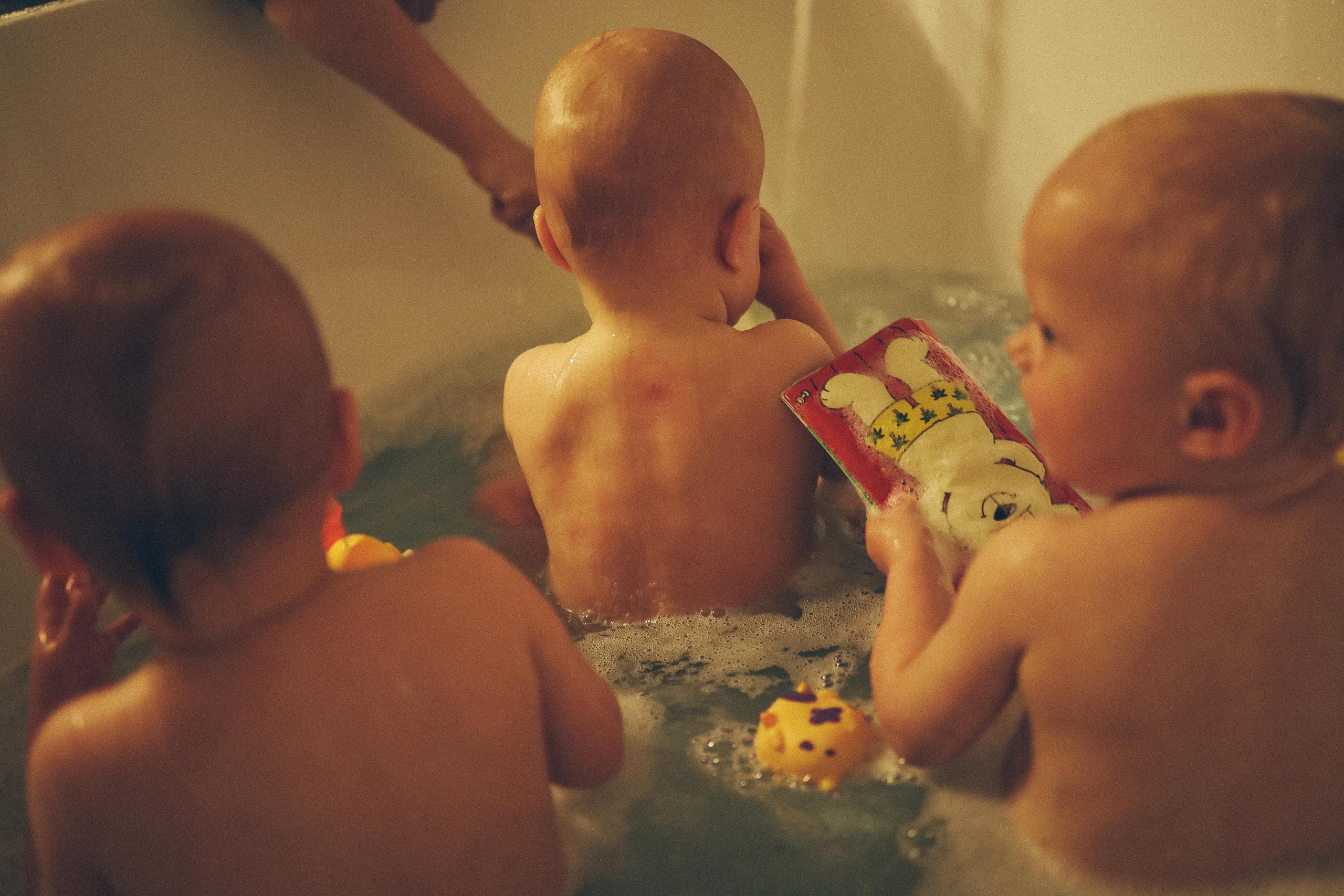 Домашняя съёмка для Кати и её тройняшек. Детский семейный фотограф в Москве Светлана Микадзе