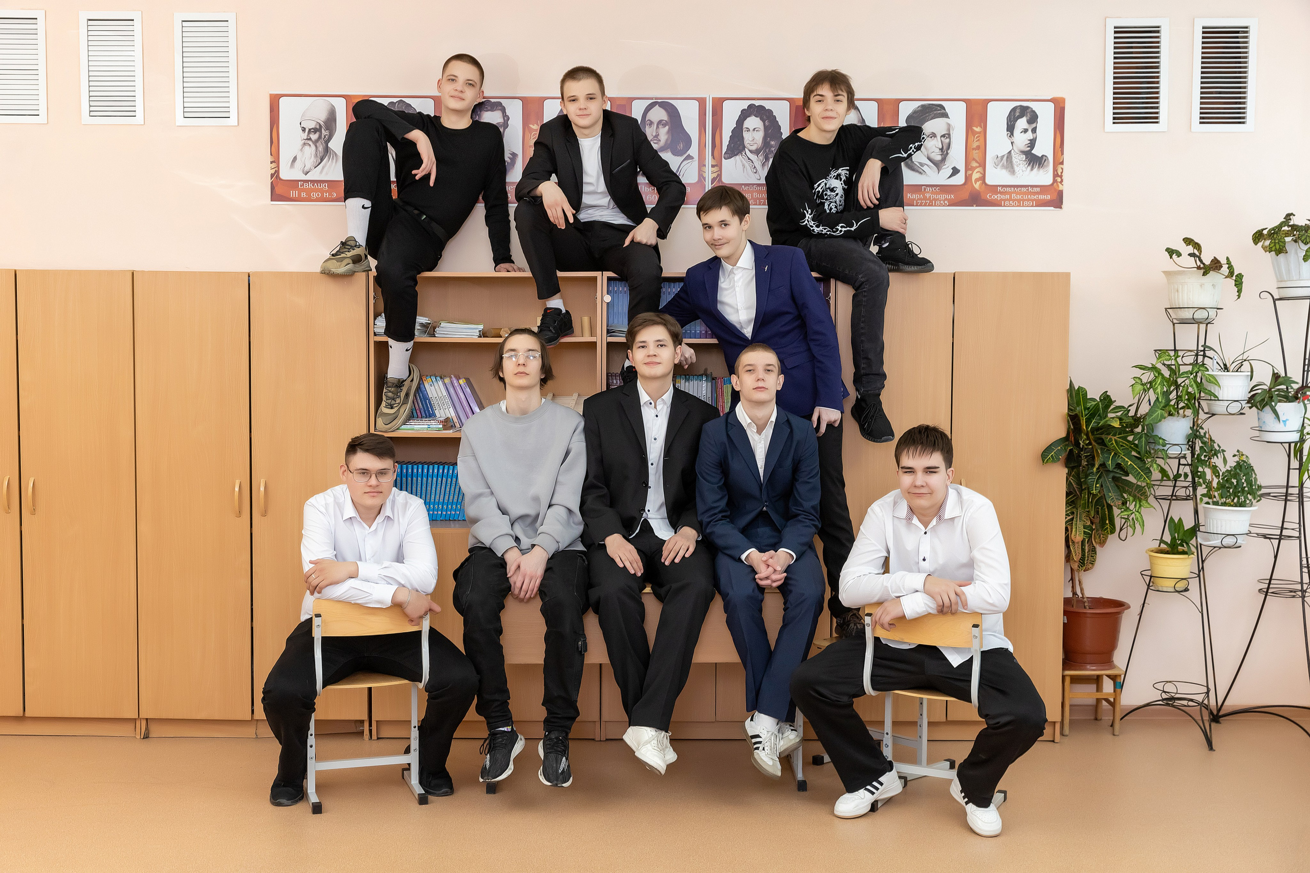 Примеры фото СТАРШИЕ КЛАССЫ. Фотограф Радужный ХМАО, Школьный фотограф, семейный фотограф, выпускной альбом