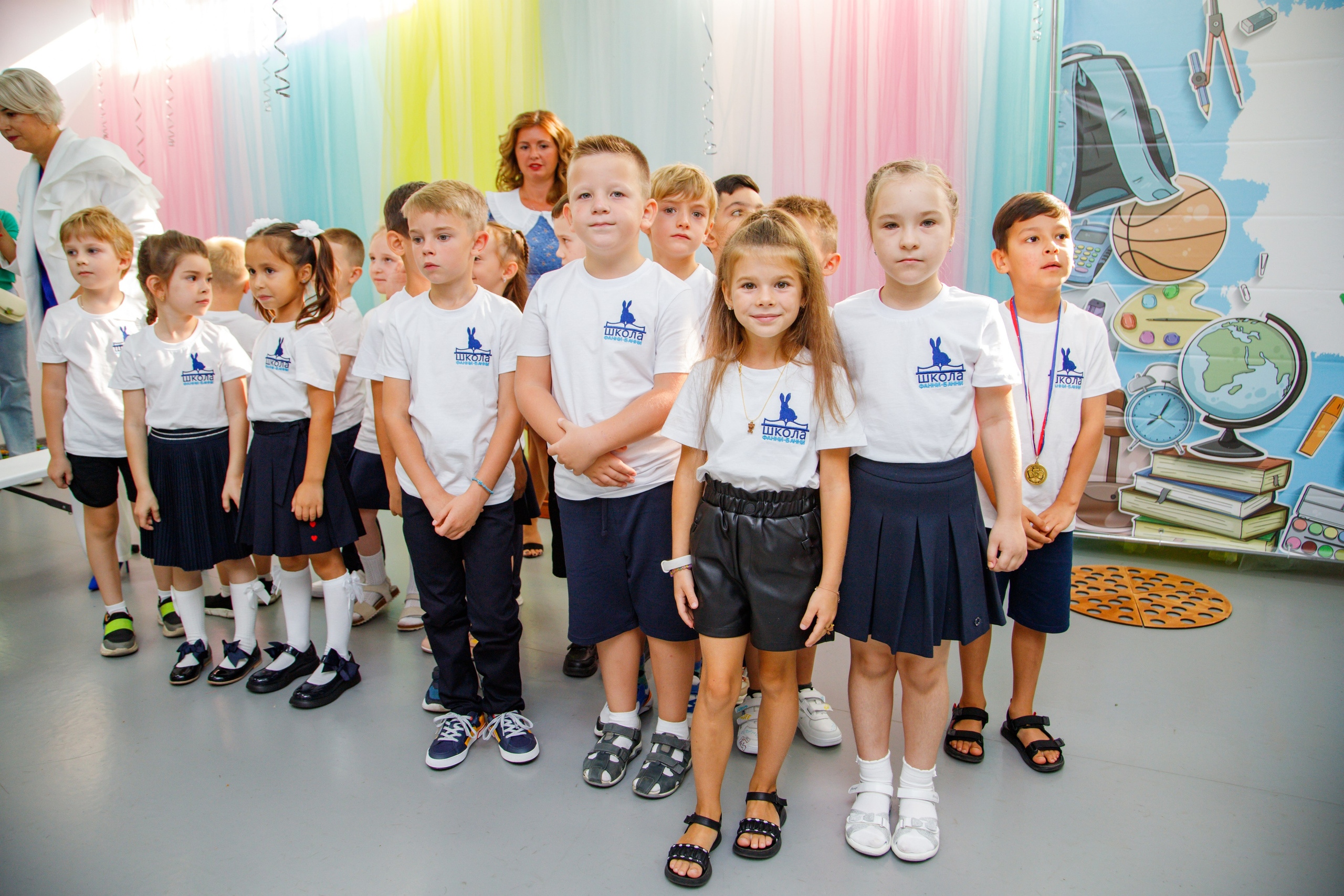 Репортажная съемка праздника знаний в школе. Семейный и школьный фотограф в Москве Анна Ткач