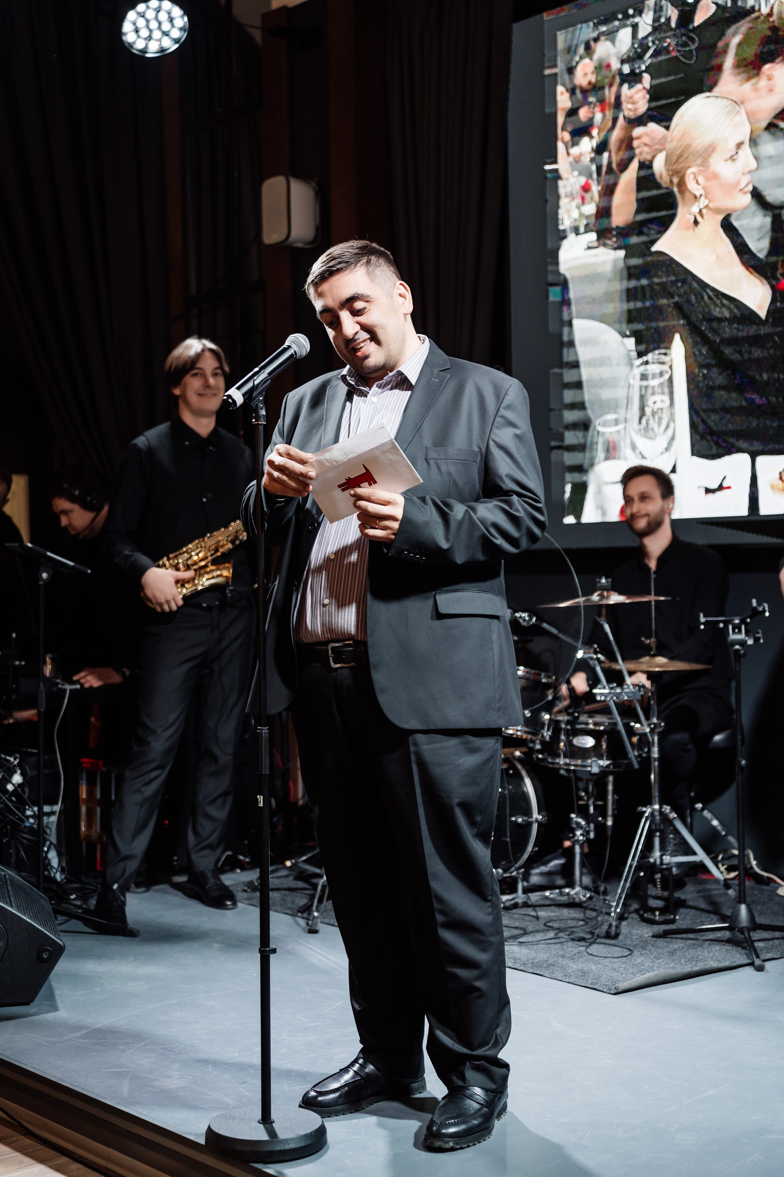 Премия ТОП 23. Свадебный и репортажный, фуд фотограф в Новороссийске Евгений Александриди