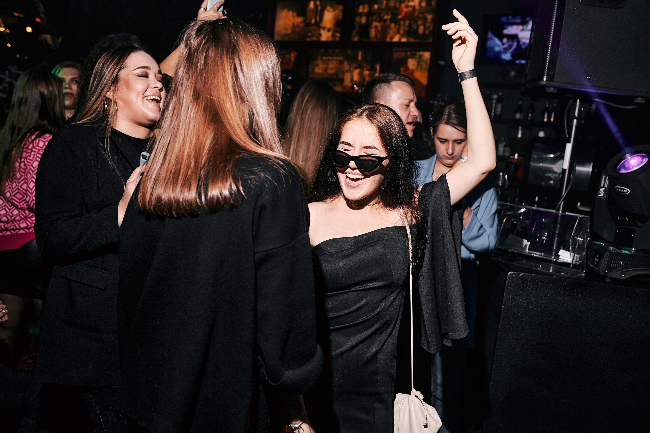 BUNIN BAR. Лёшка Варзегов — фотограф