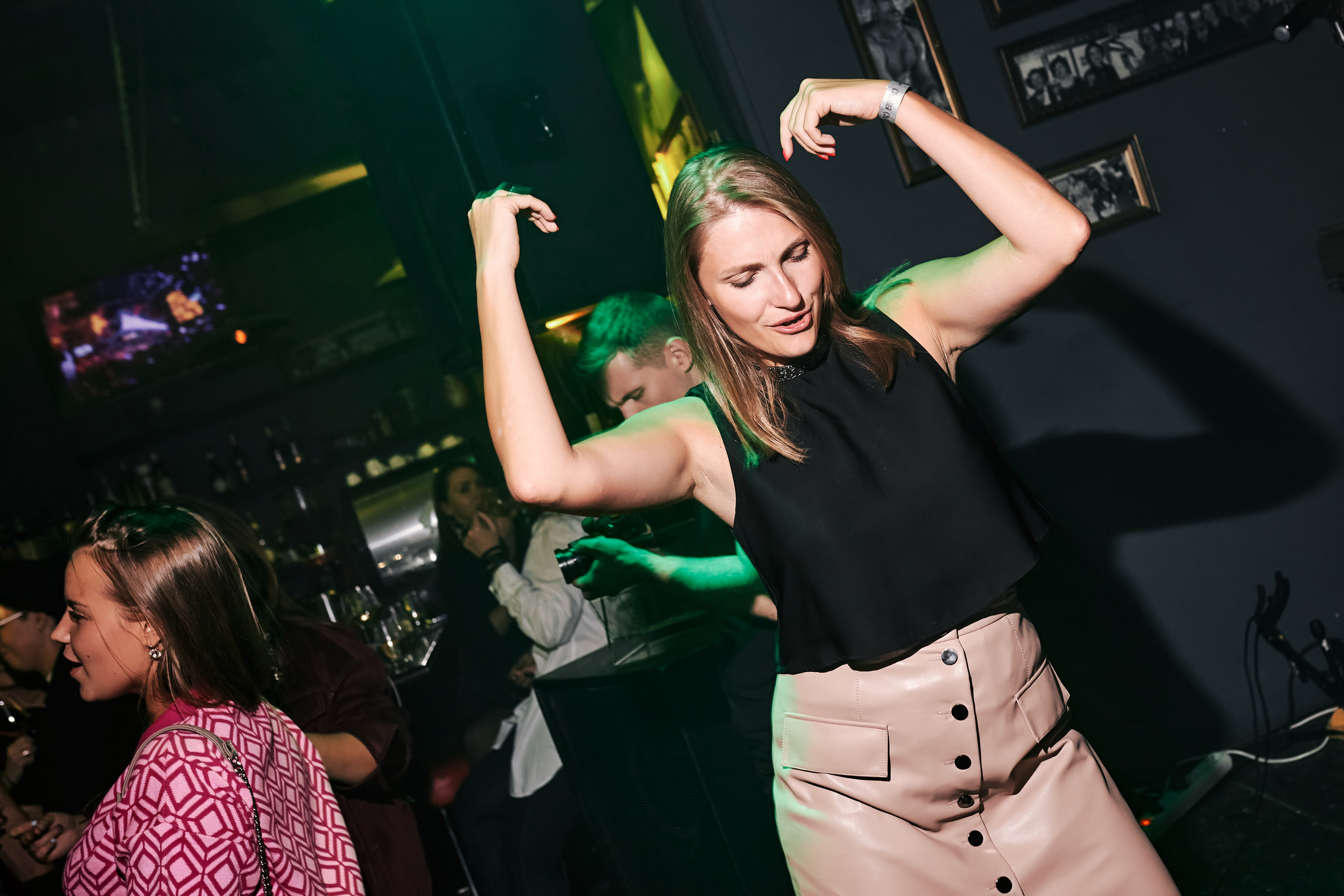 BUNIN BAR. Лёшка Варзегов — фотограф